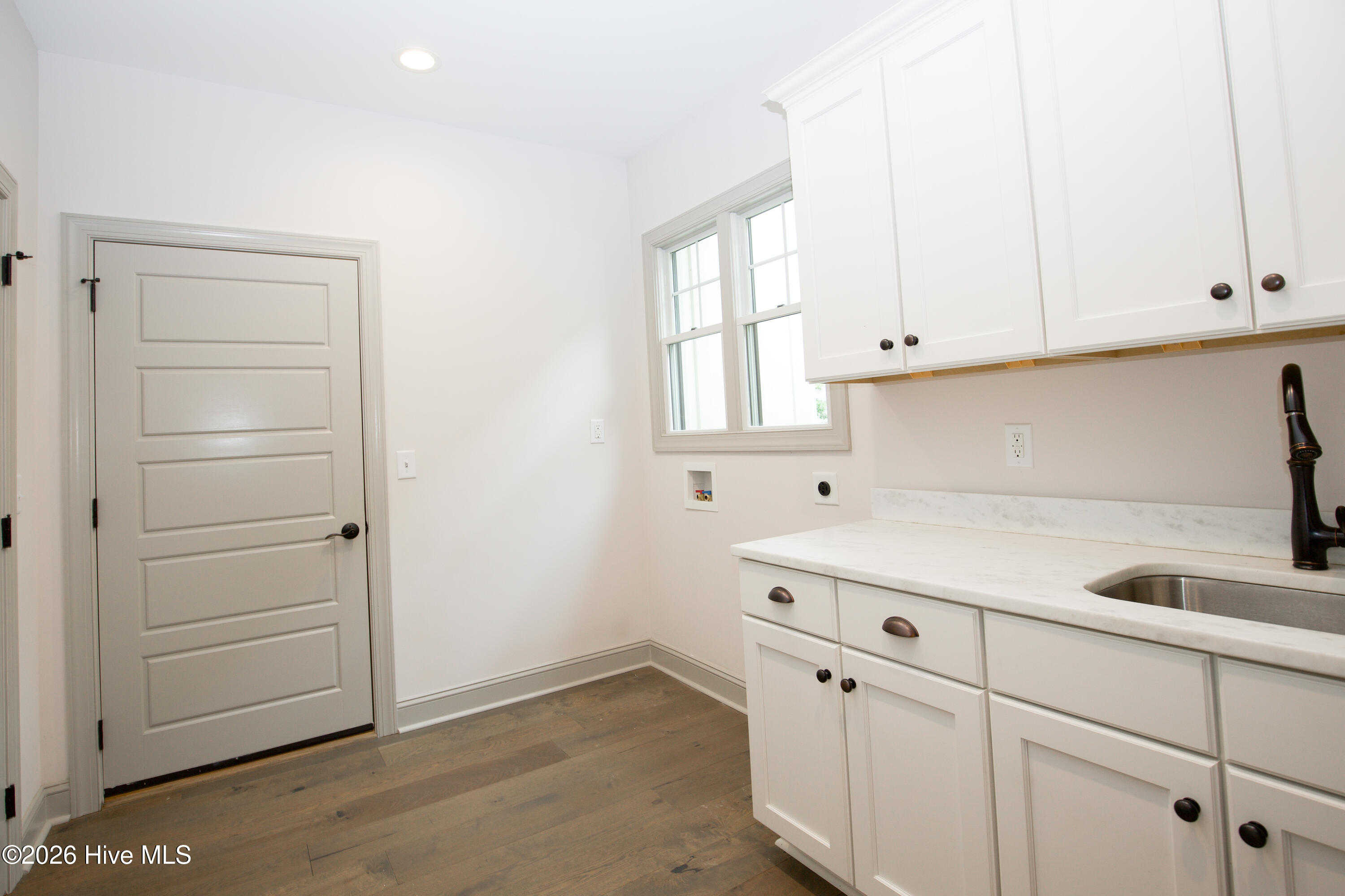 102 Greystones Court Property Photo 38
