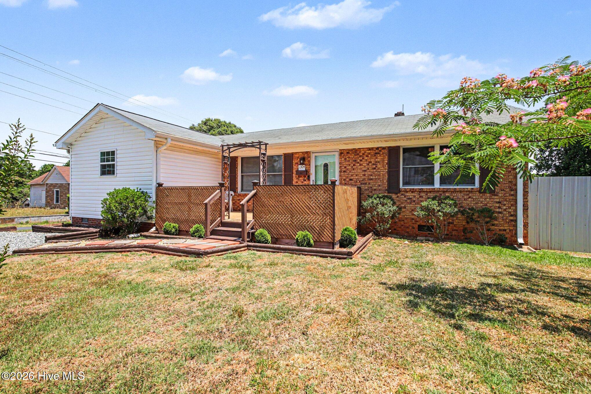 1304 Nance Street Property Photo 8