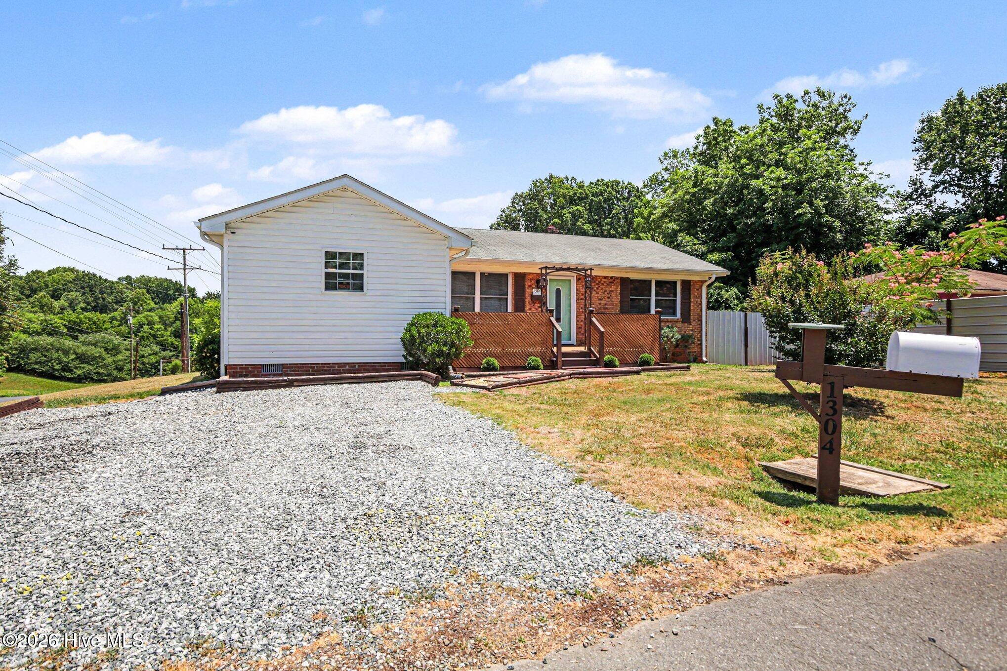 1304 Nance Street Property Photo 9