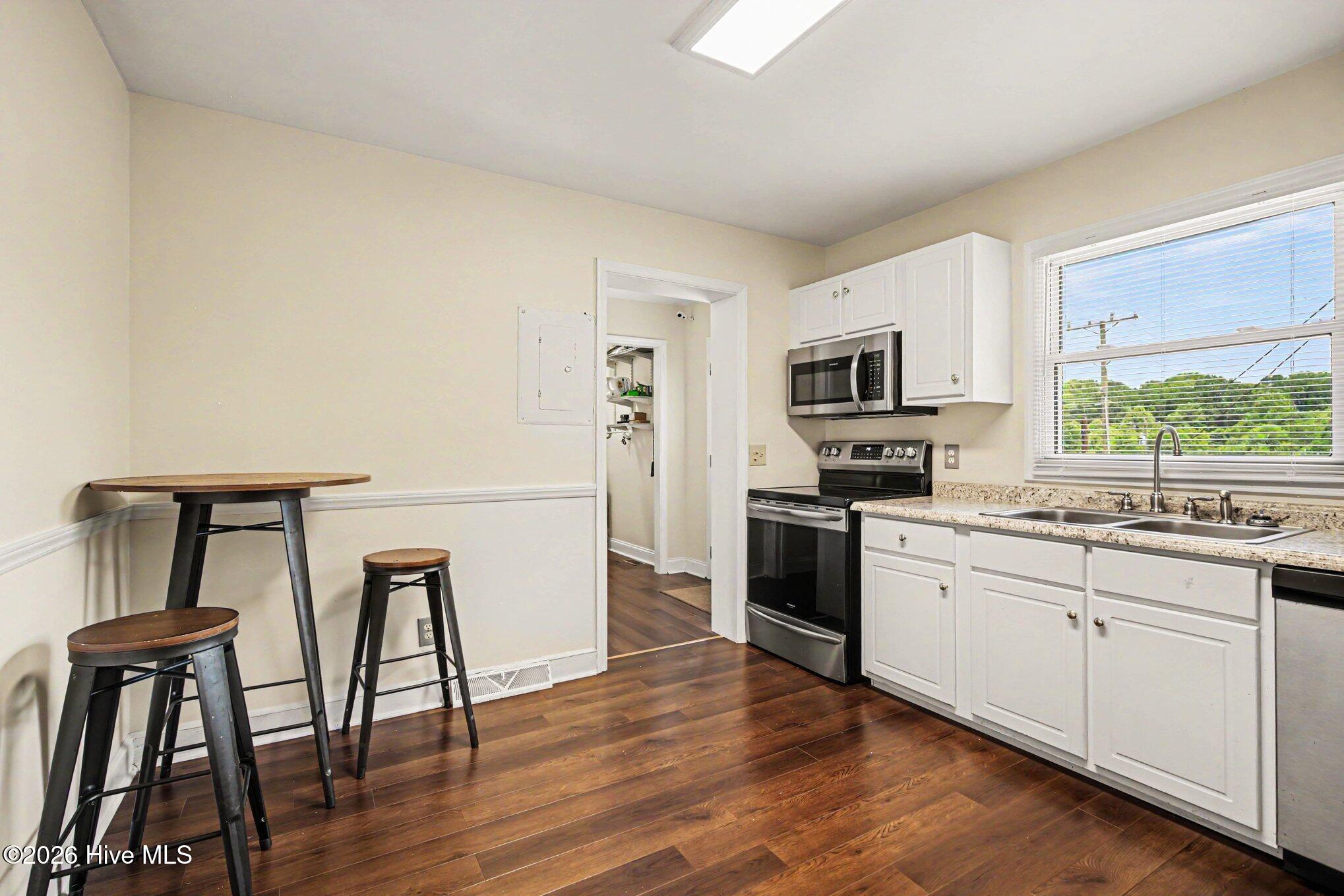 1304 Nance Street Property Photo 14