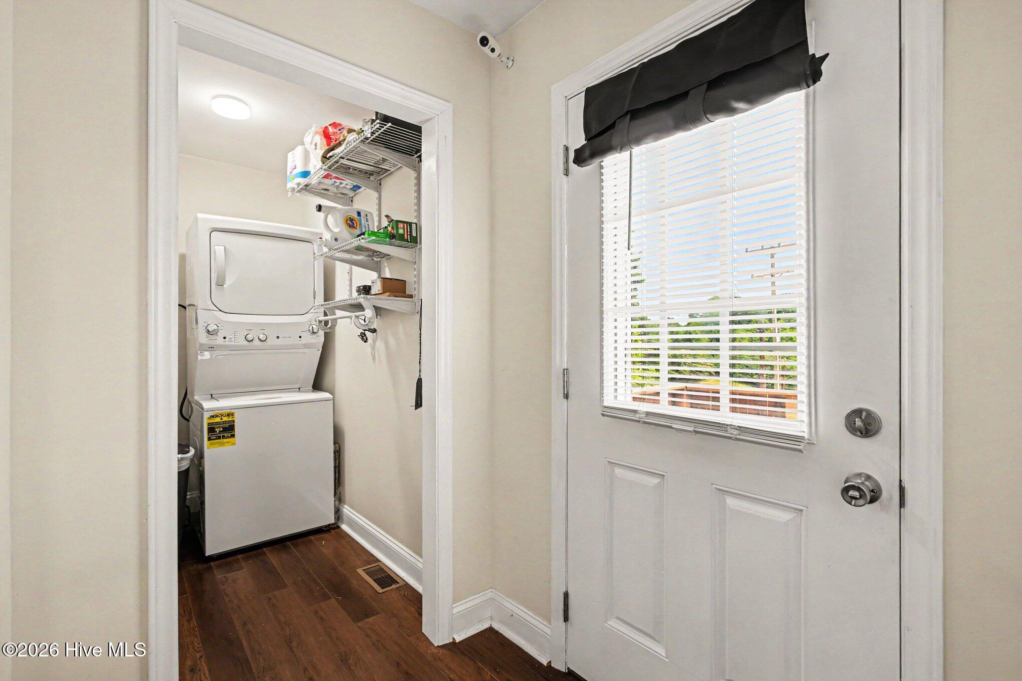 1304 Nance Street Property Photo 20