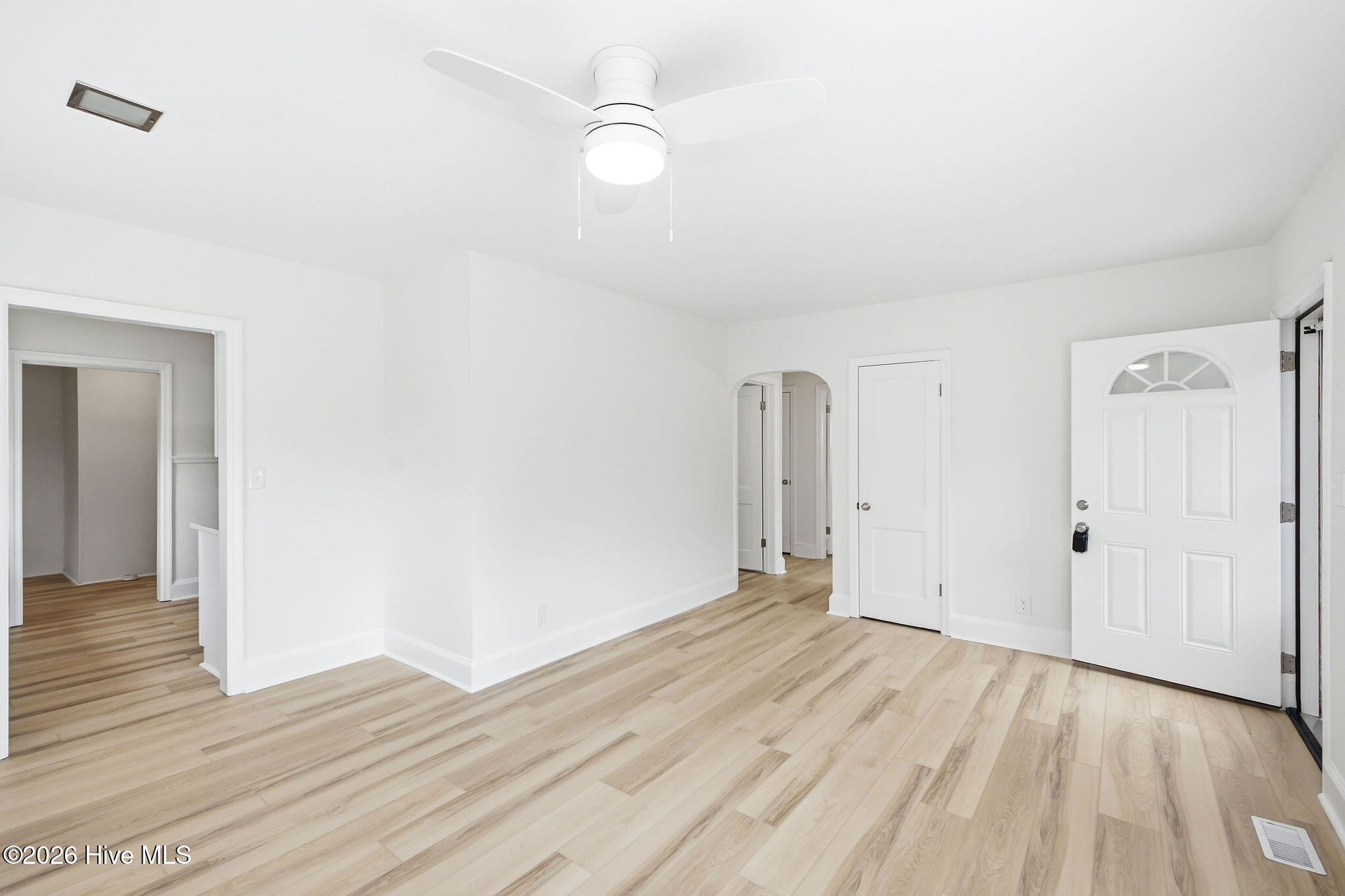 521 Thomas Avenue Property Photo 4