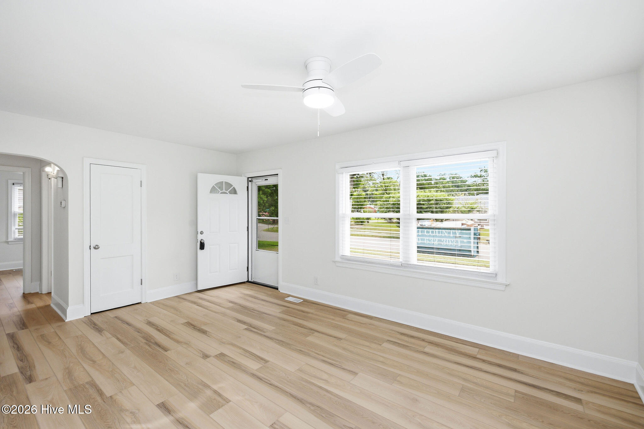 521 Thomas Avenue Property Photo 5