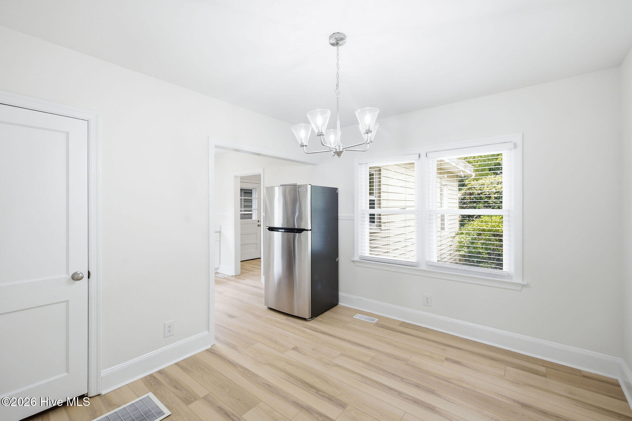 521 Thomas Avenue Property Photo 10