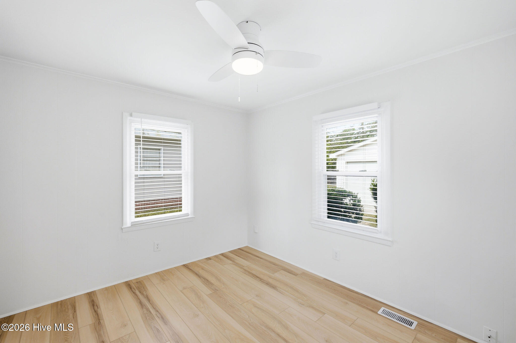 521 Thomas Avenue Property Photo 13