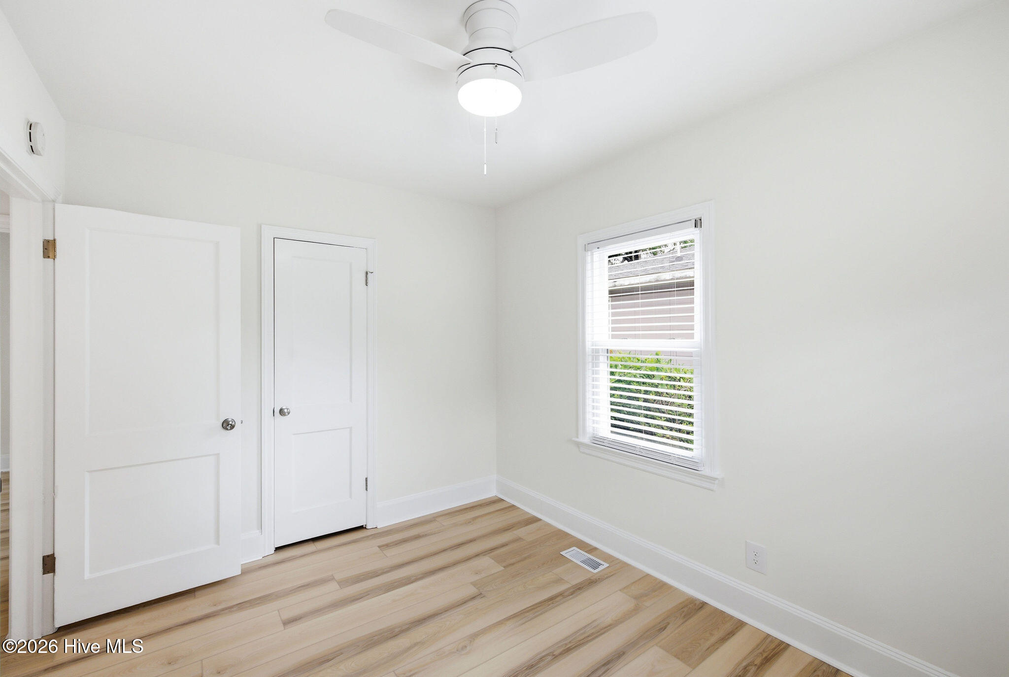 521 Thomas Avenue Property Photo 17