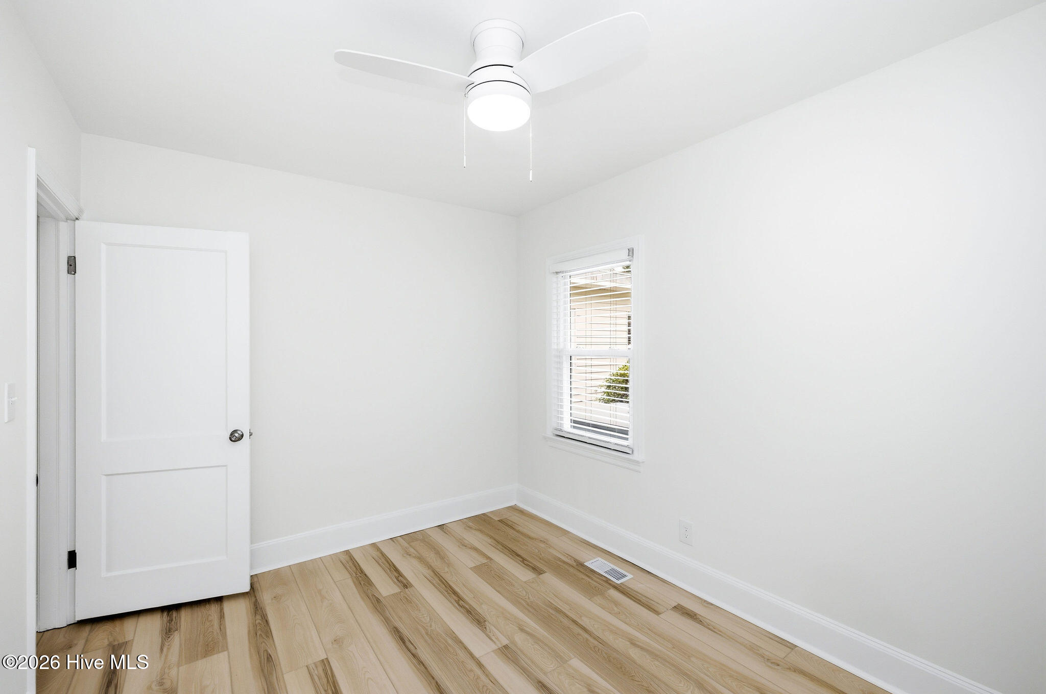 521 Thomas Avenue Property Photo 22