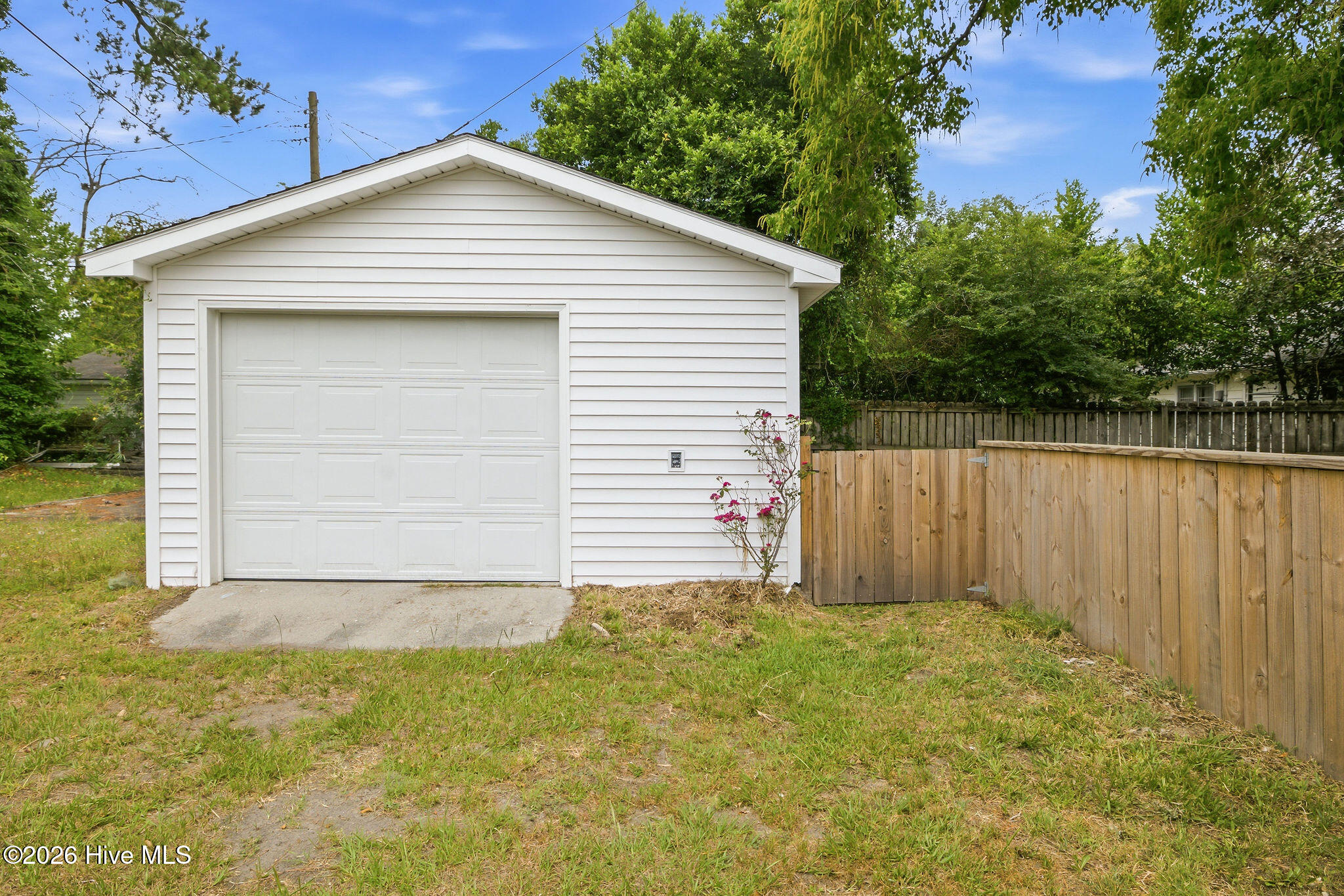 521 Thomas Avenue Property Photo 26