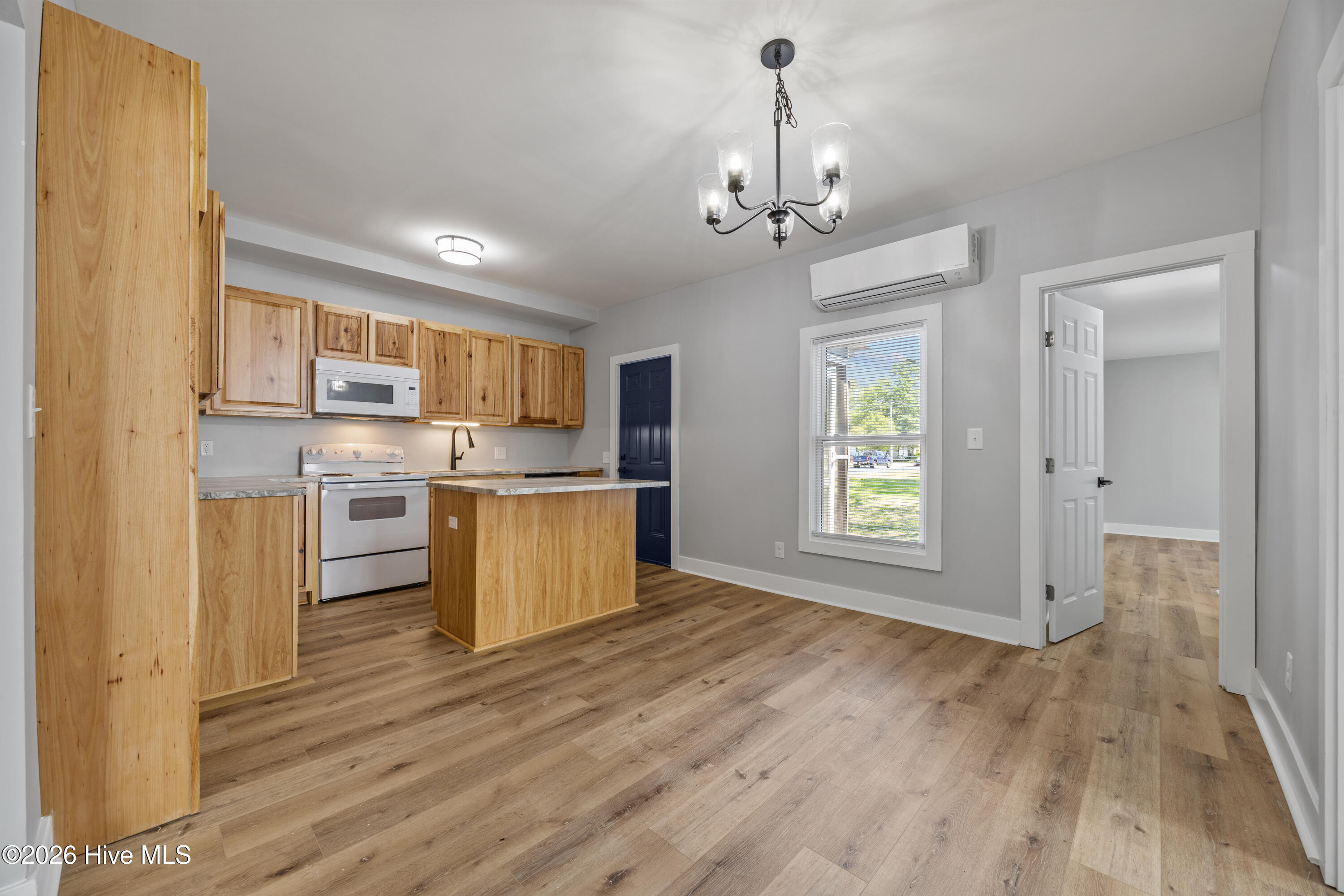 723 N Market Street Property Photo 11