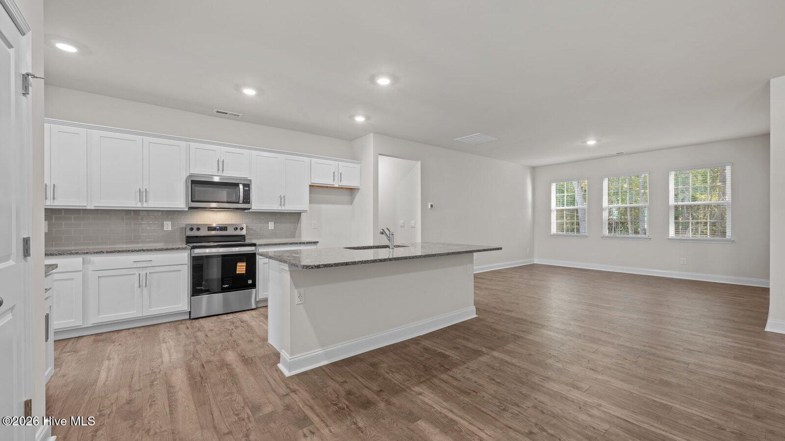 10611 Beard Way Property Photo 4