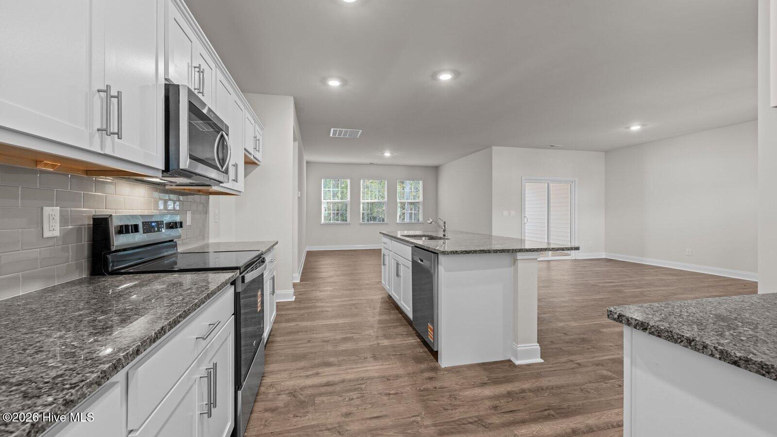 10611 Beard Way Property Photo 8