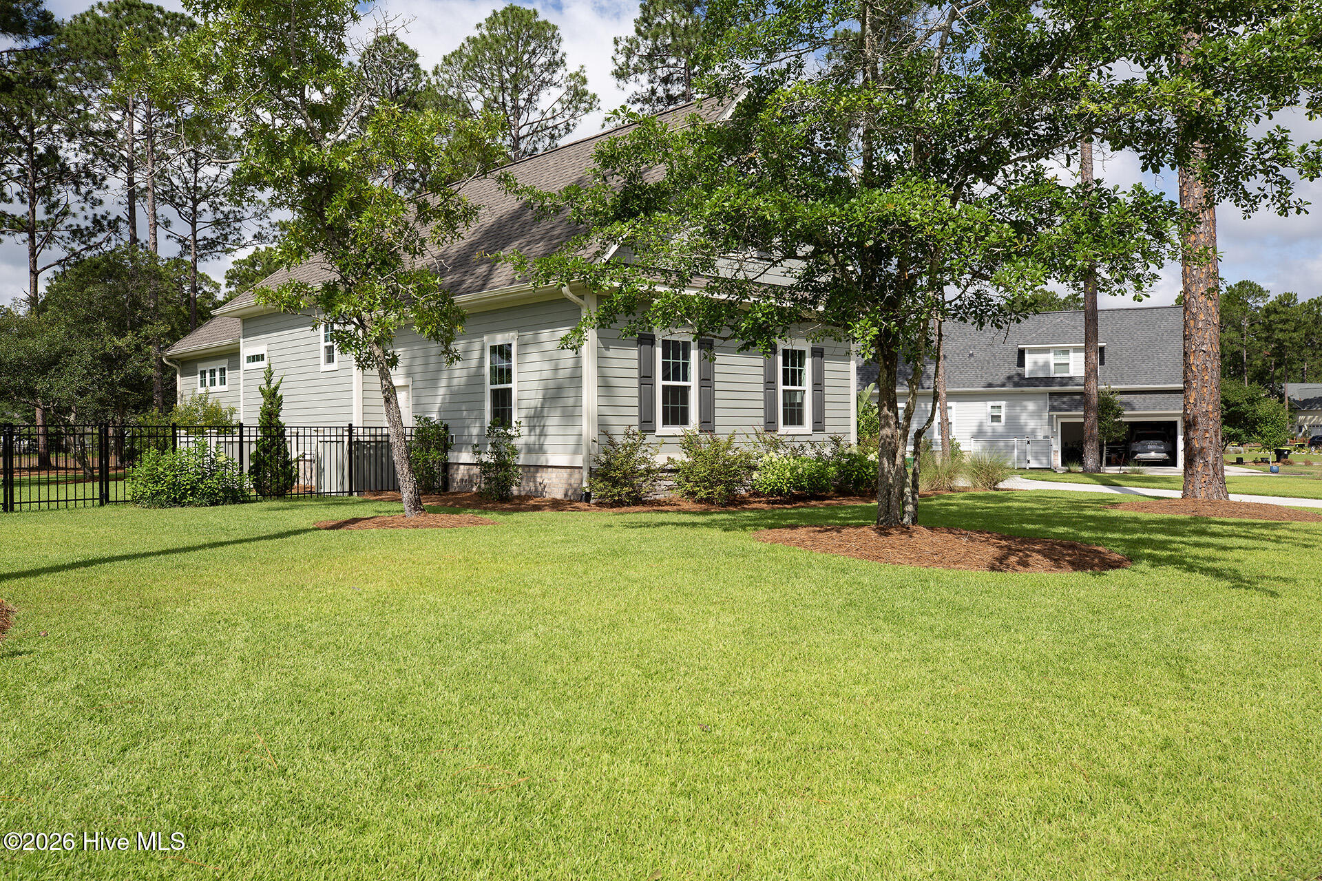 698 Breezewood Drive Se Property Photo 2