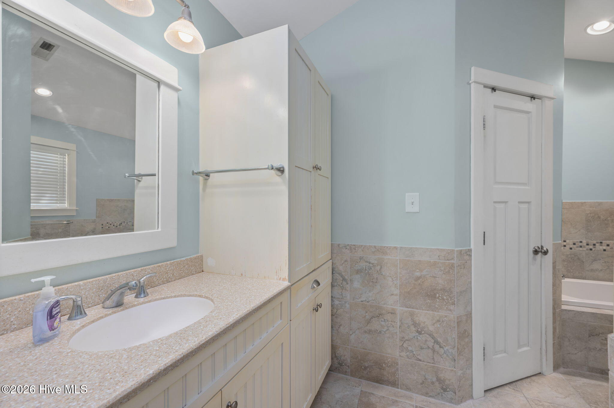 100 Savannah Avenue Property Photo 27