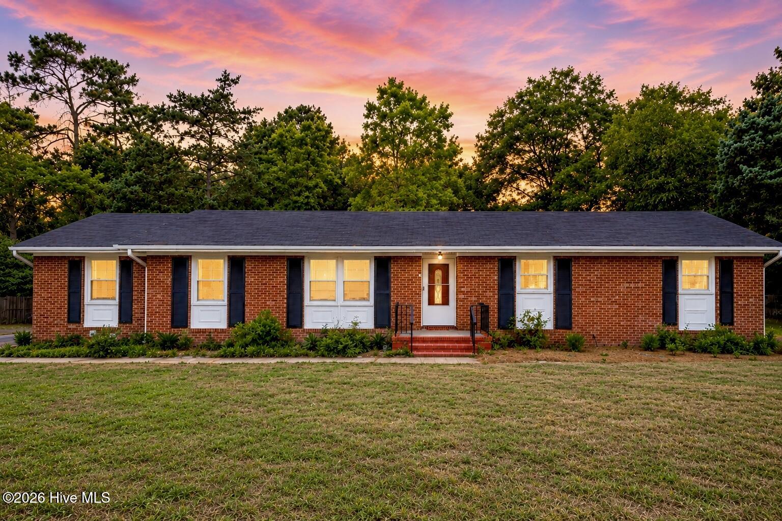 3202 College Road S Property Photo 1