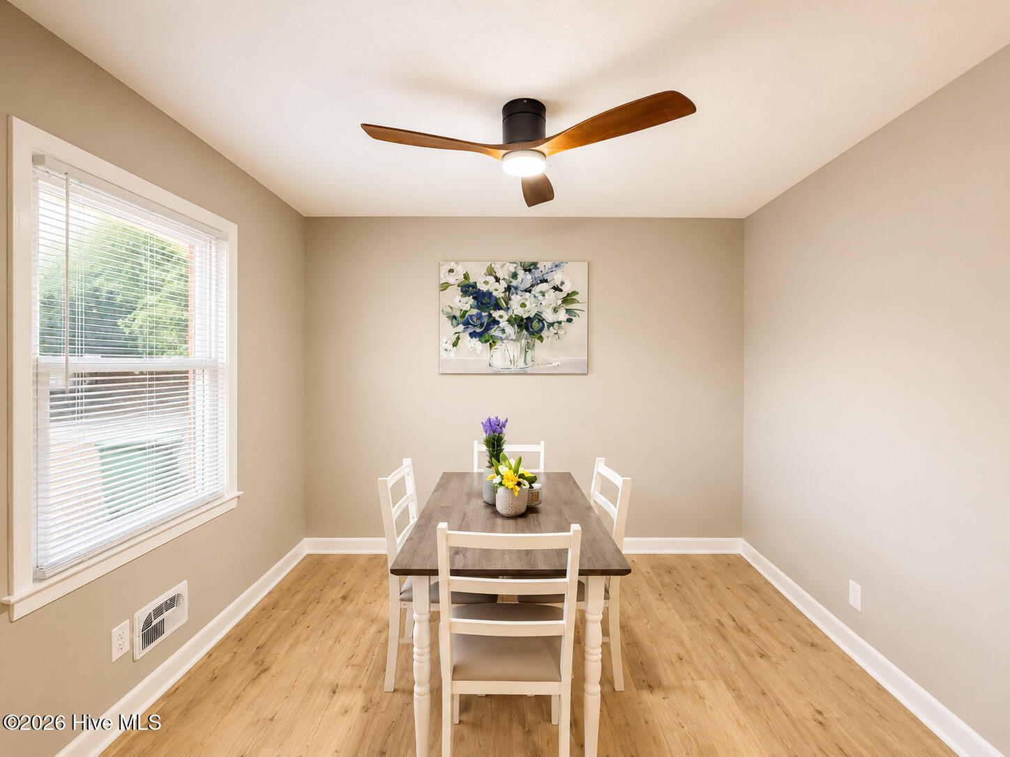 3202 College Road S Property Photo 11