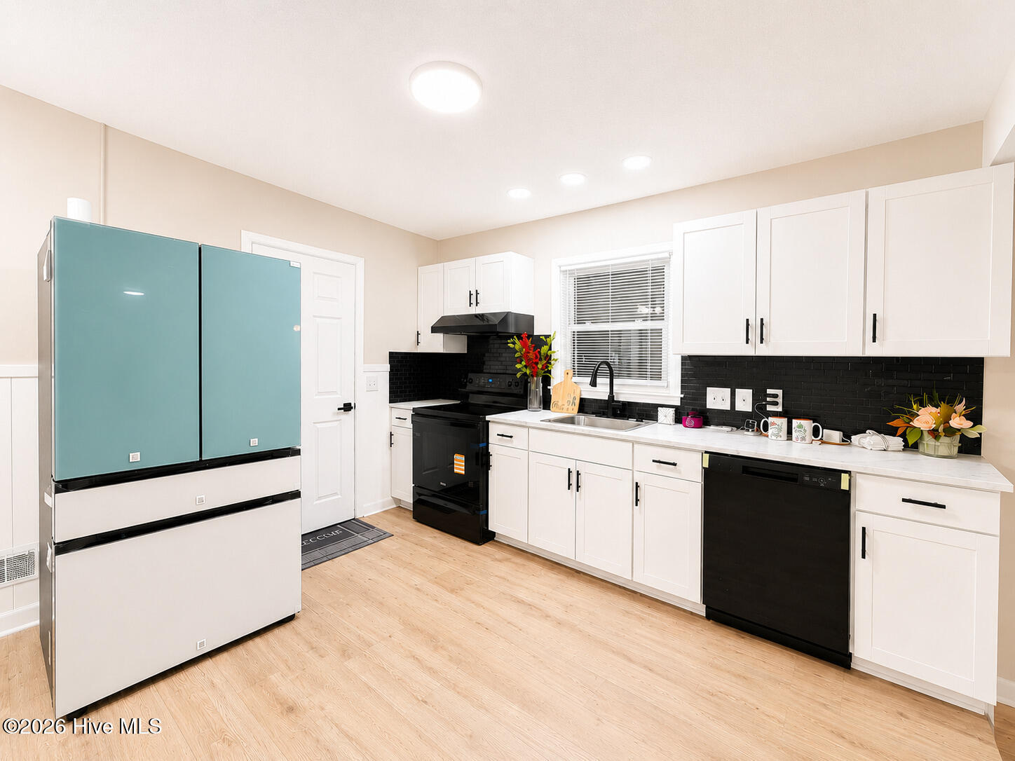 3202 College Road S Property Photo 15