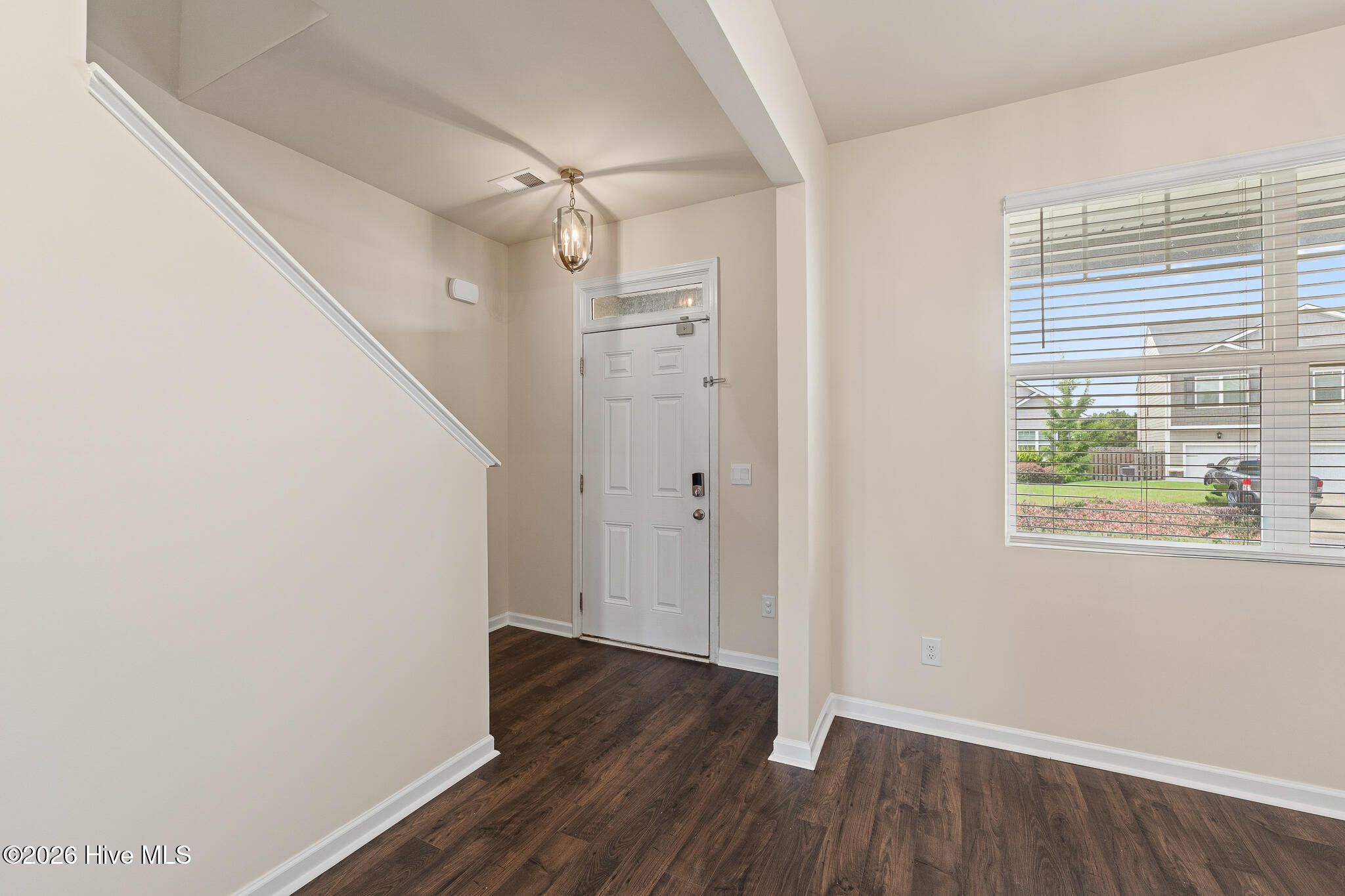 3262 Carmine Avenue Property Photo 3