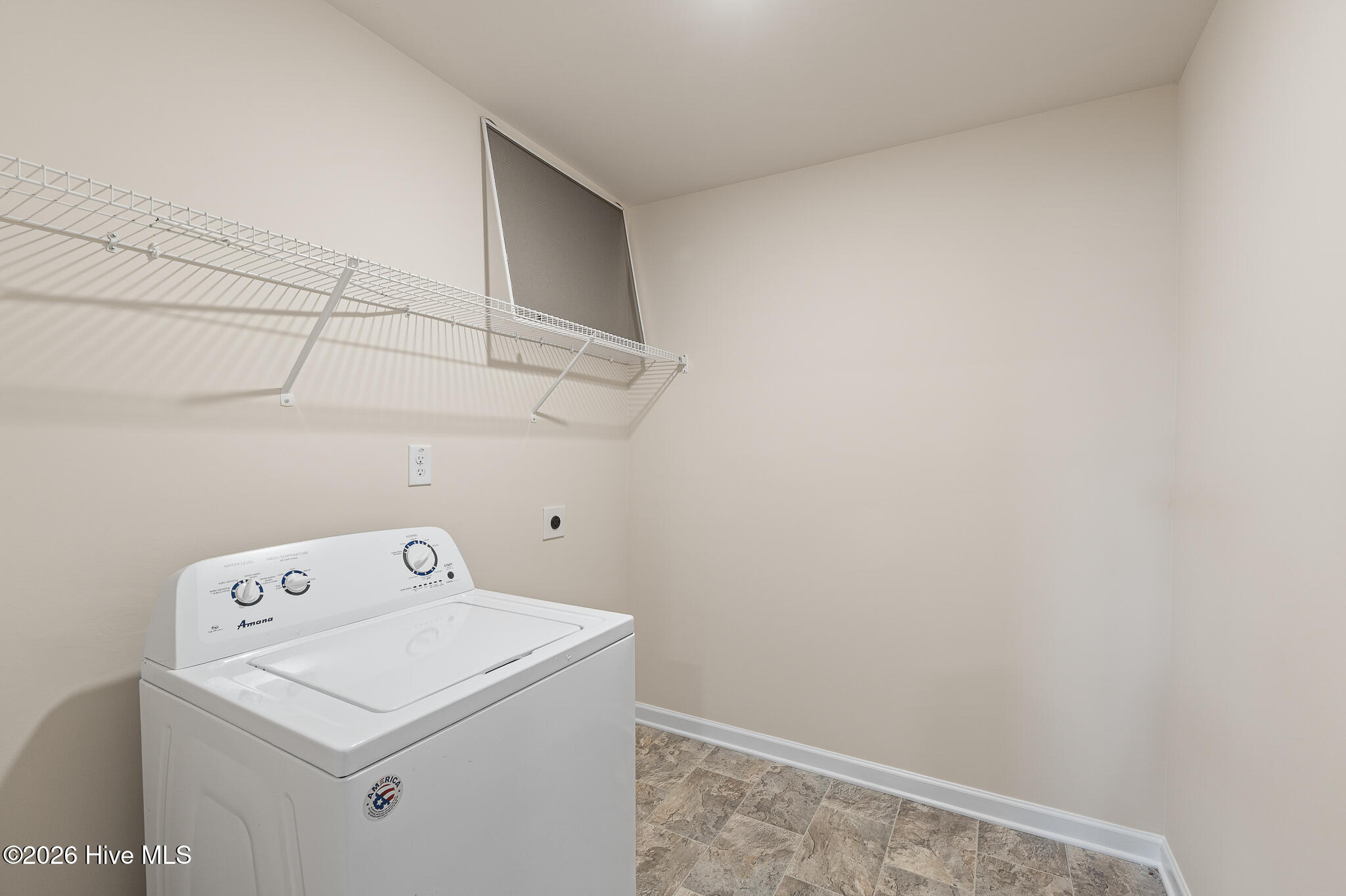 3262 Carmine Avenue Property Photo 25