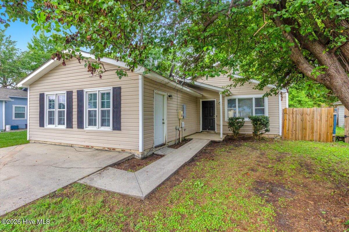 2039 Foxhorn Road Property Photo 3
