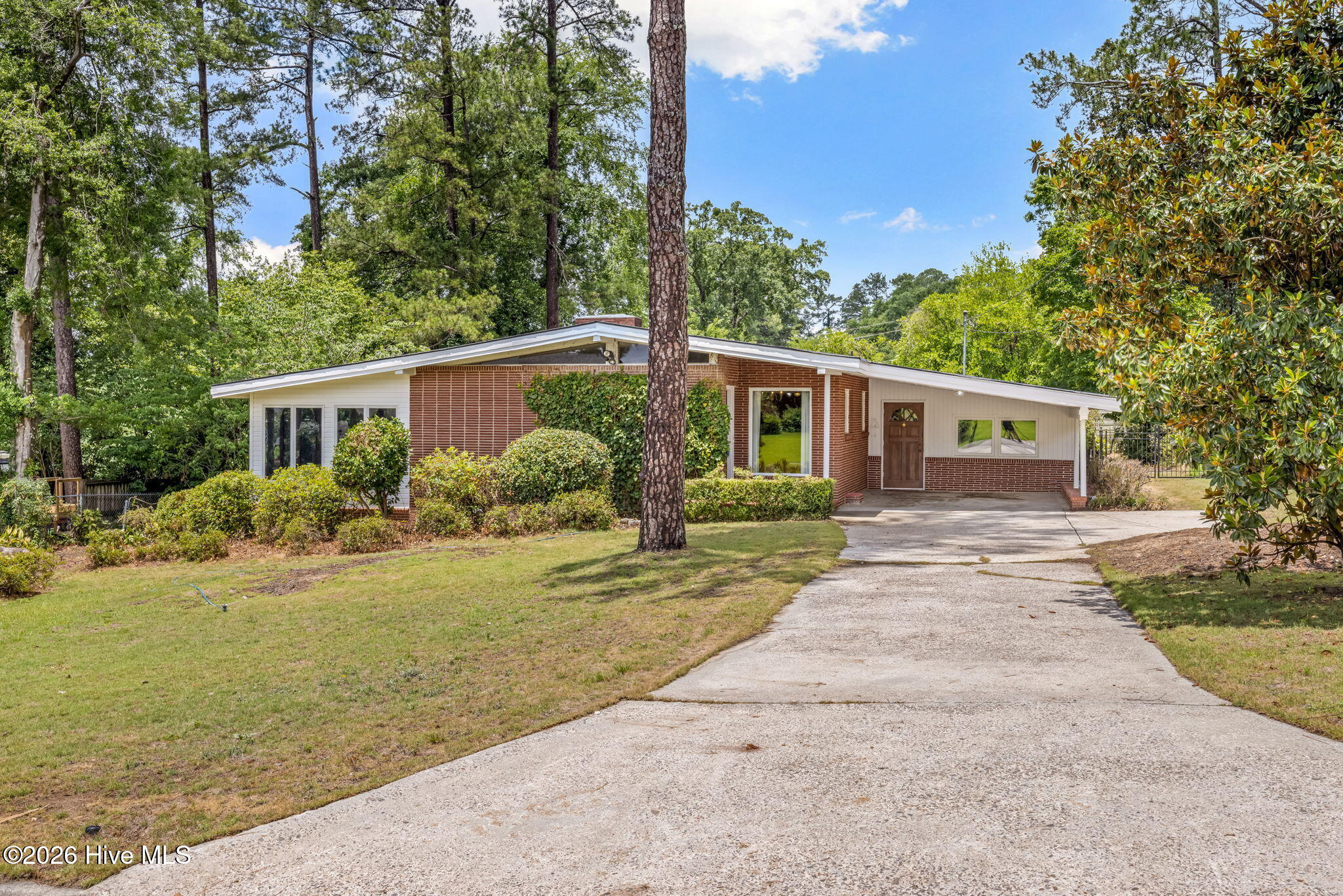 1016 Stanton Drive Property Photo 1
