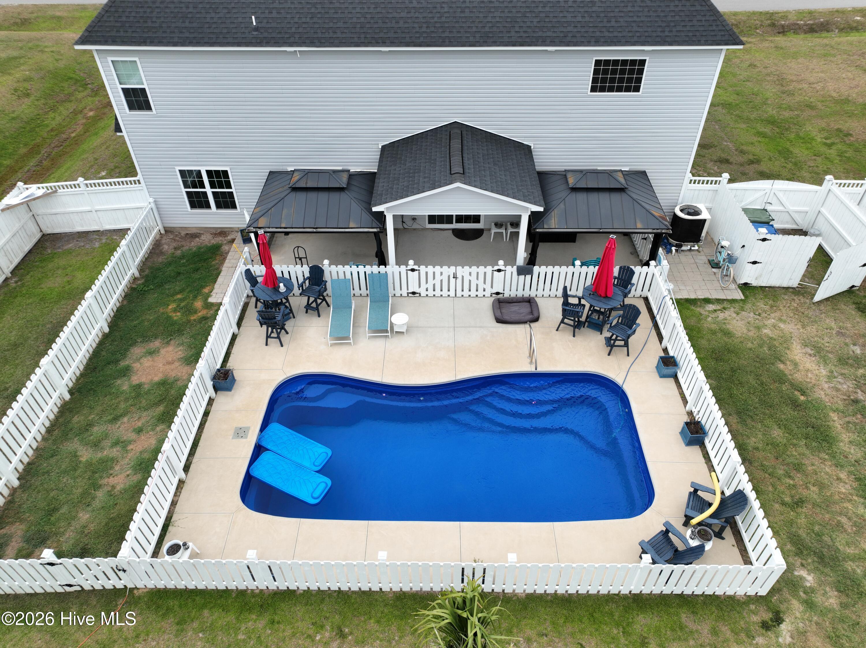 808 Colchester Reef Run Property Photo 3