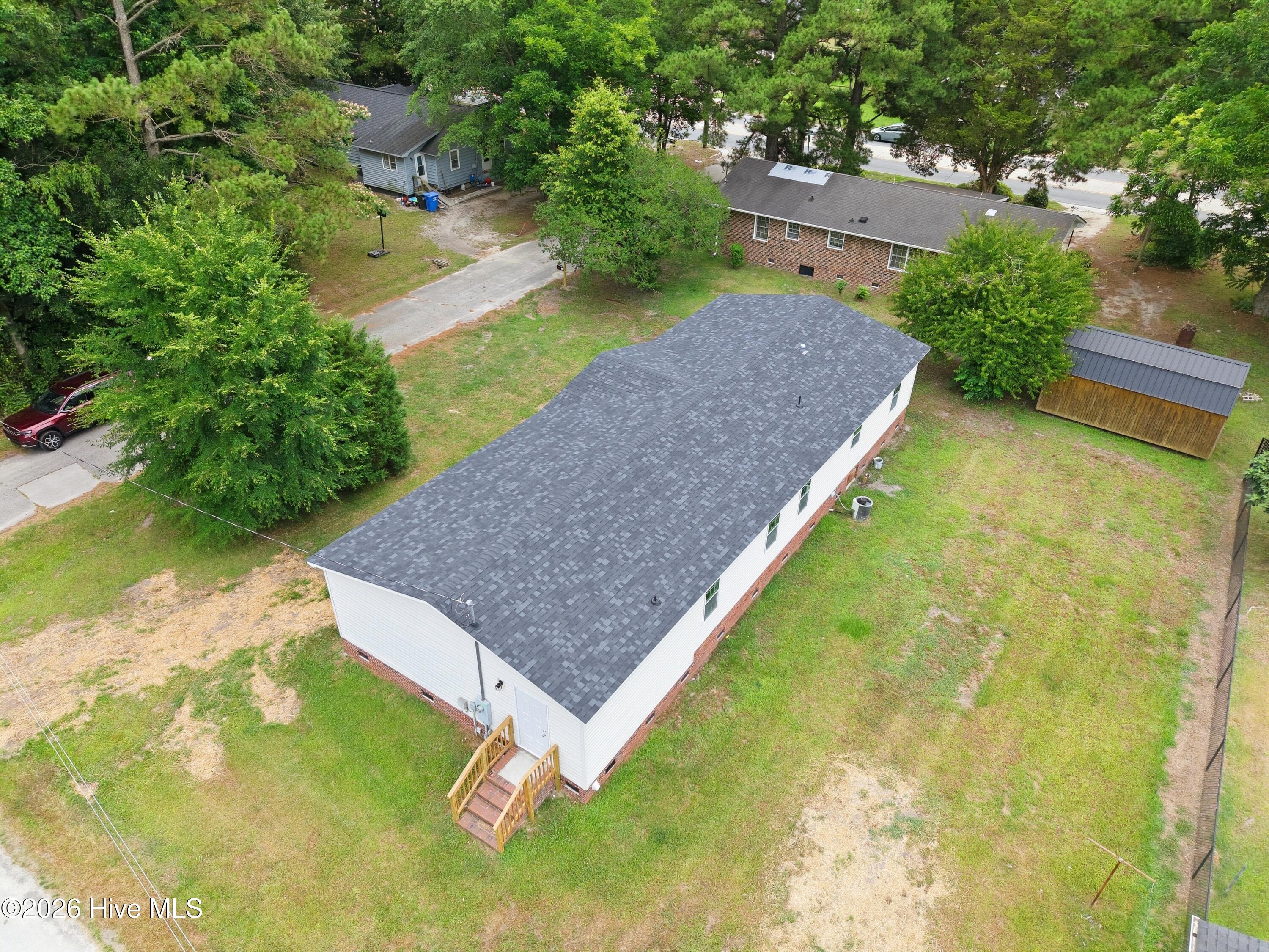107 W Robertson Street Property Photo 4
