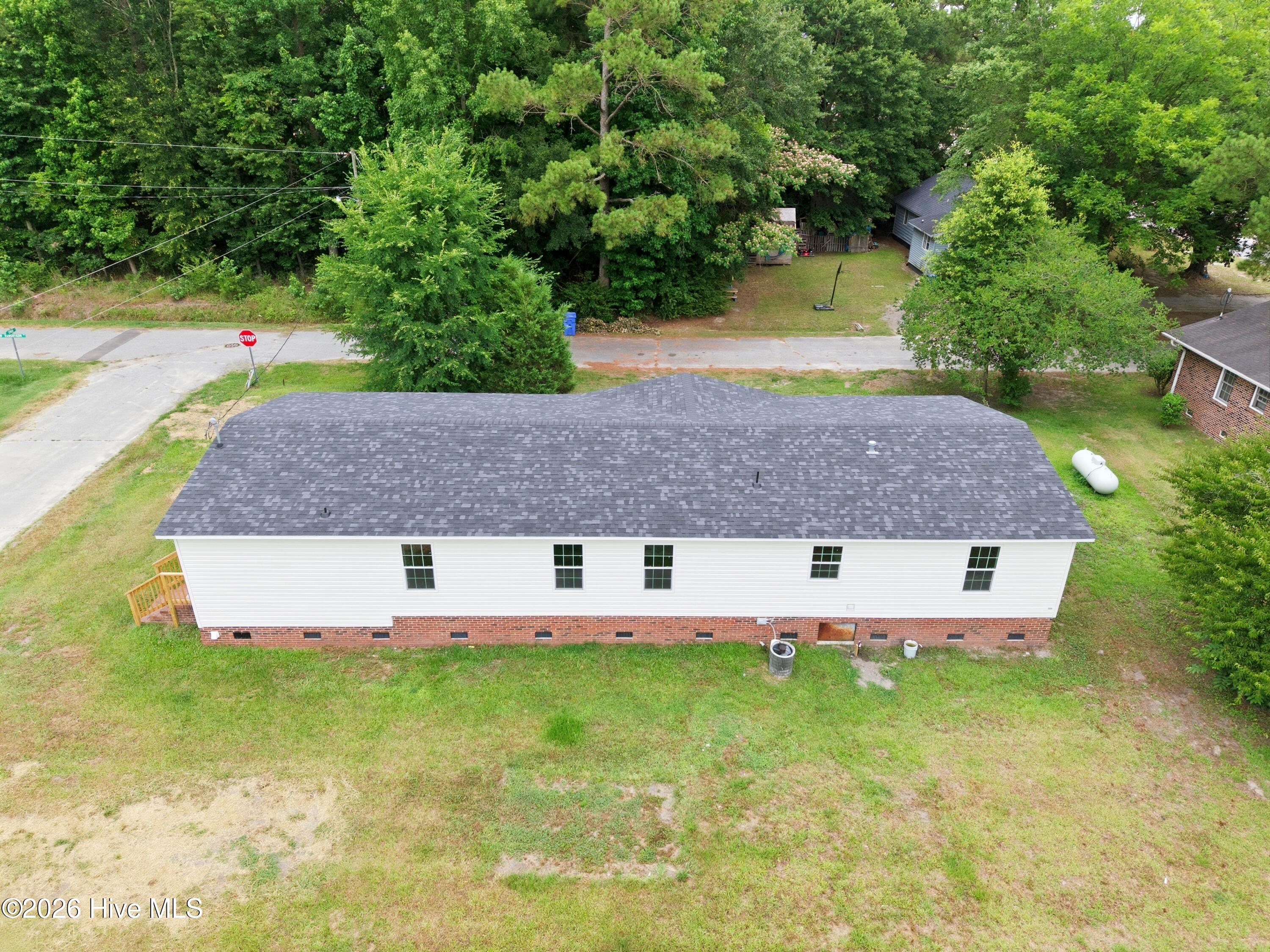 107 W Robertson Street Property Photo 5
