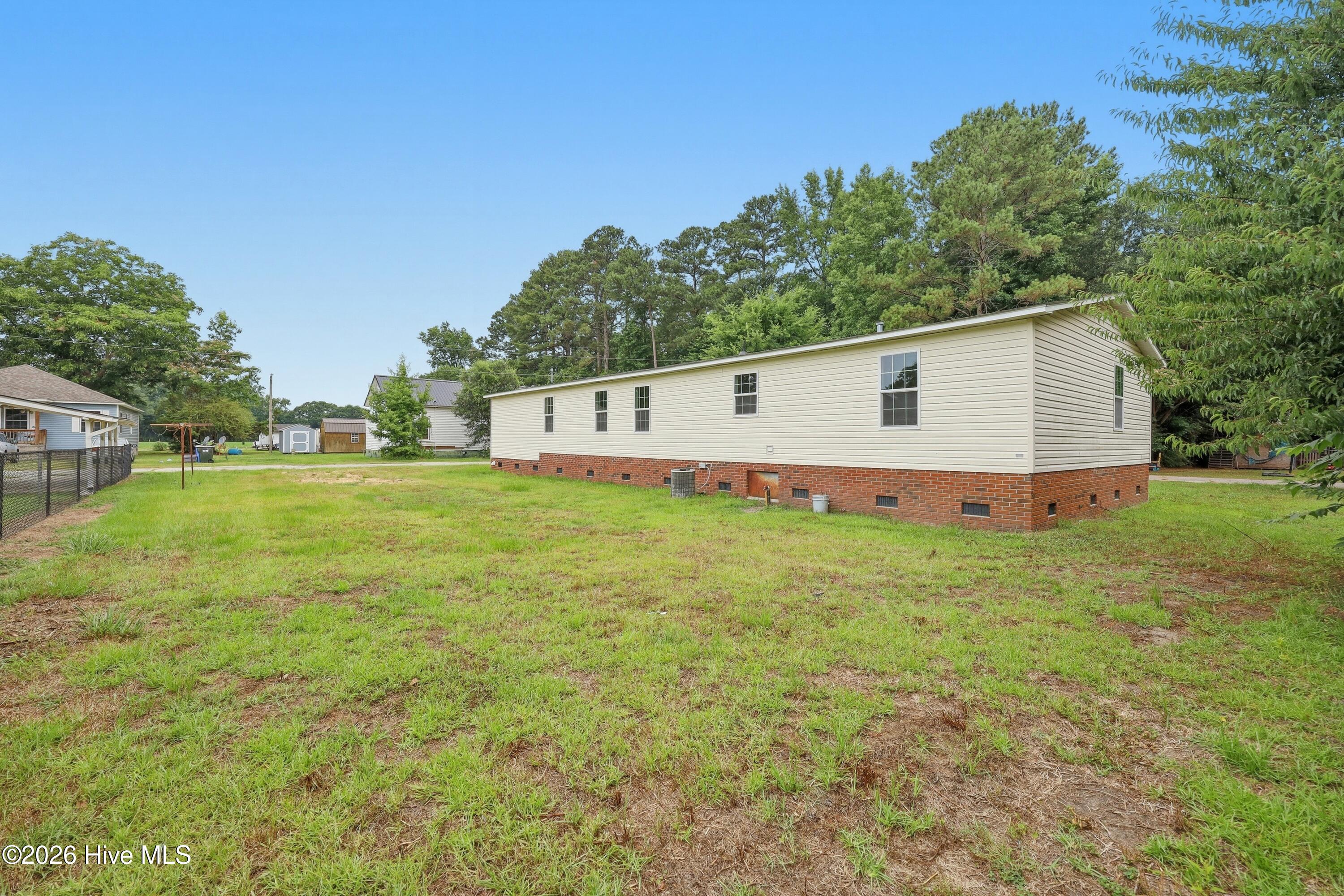 107 W Robertson Street Property Photo 13