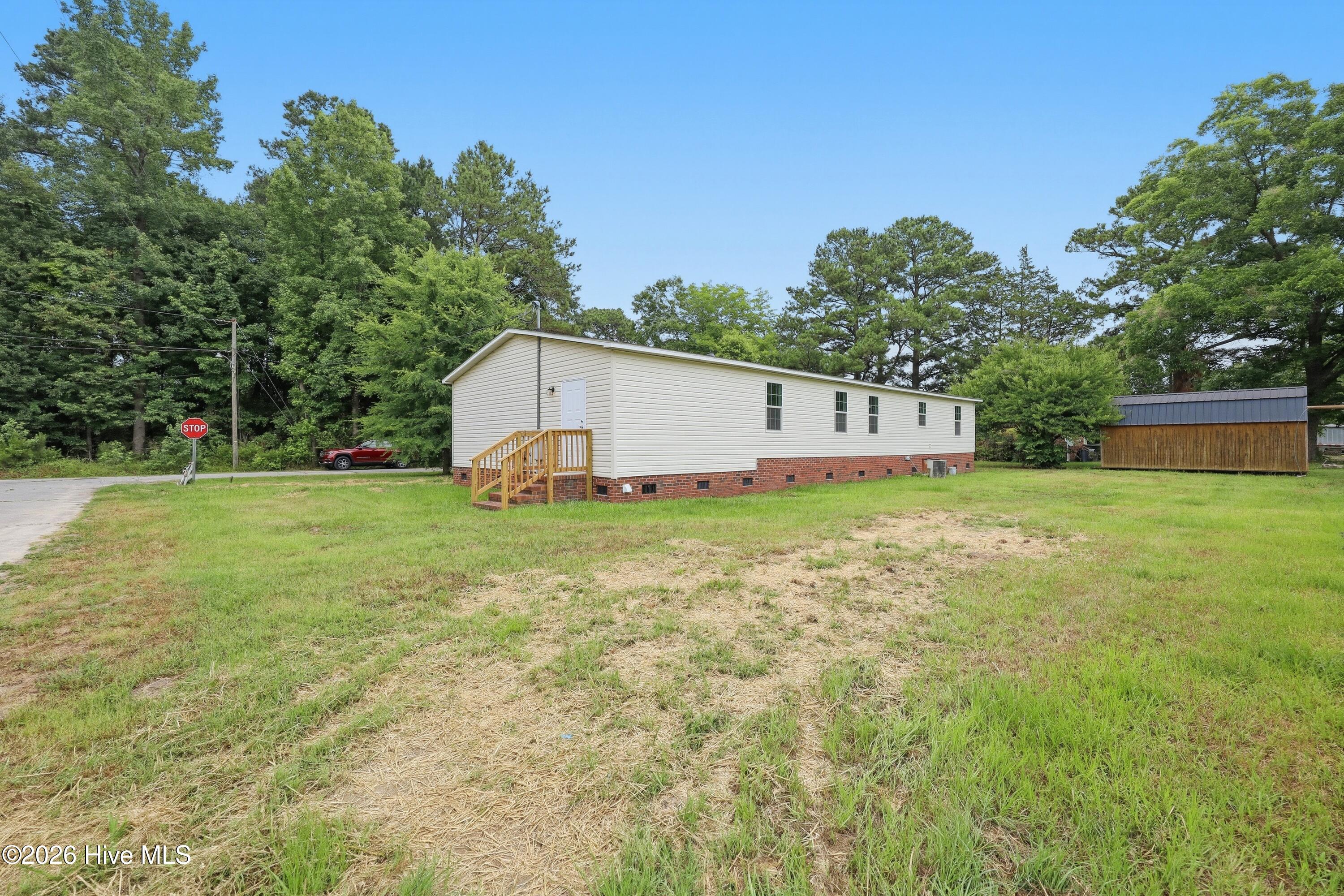 107 W Robertson Street Property Photo 14