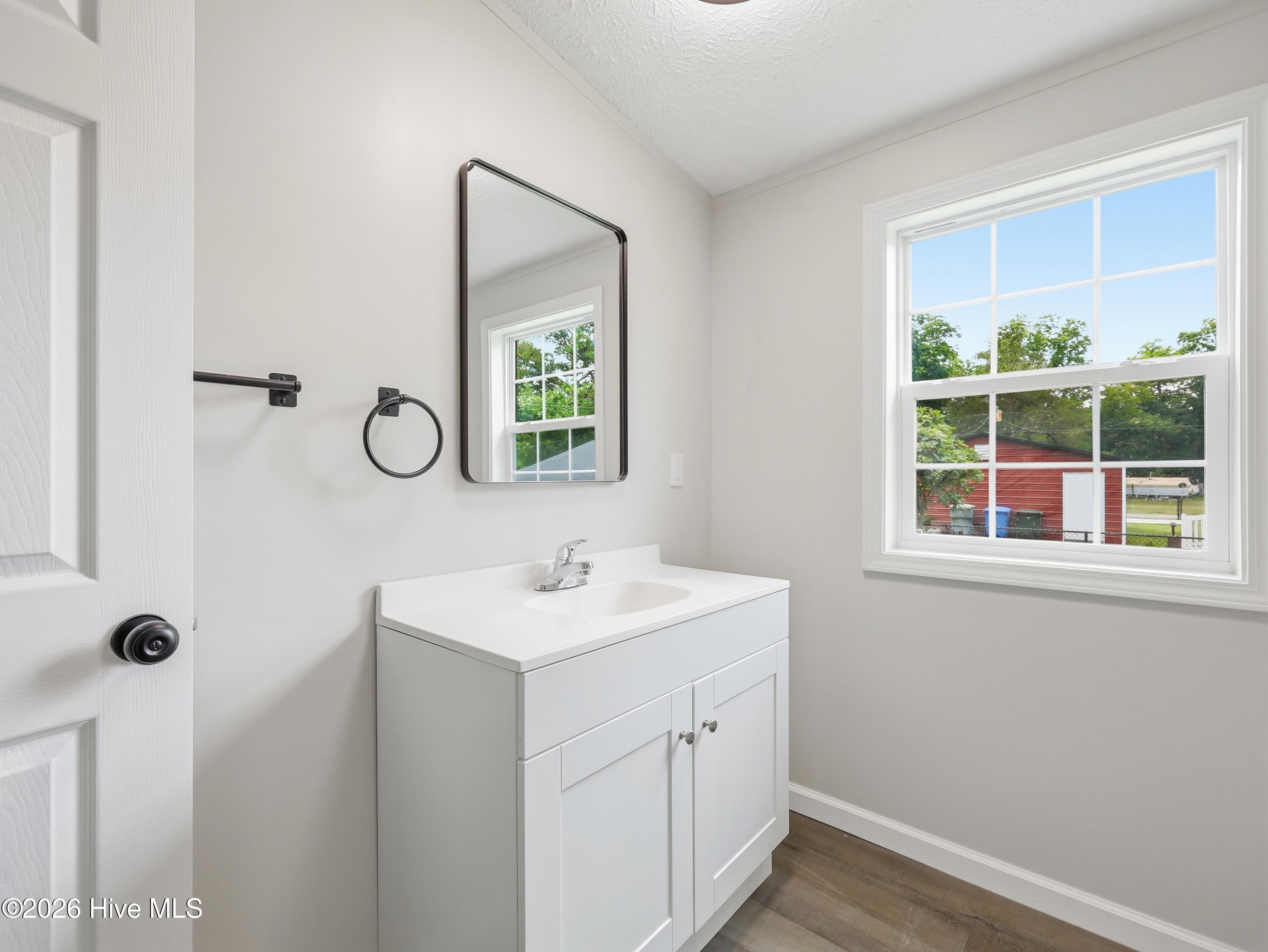 107 W Robertson Street Property Photo 22