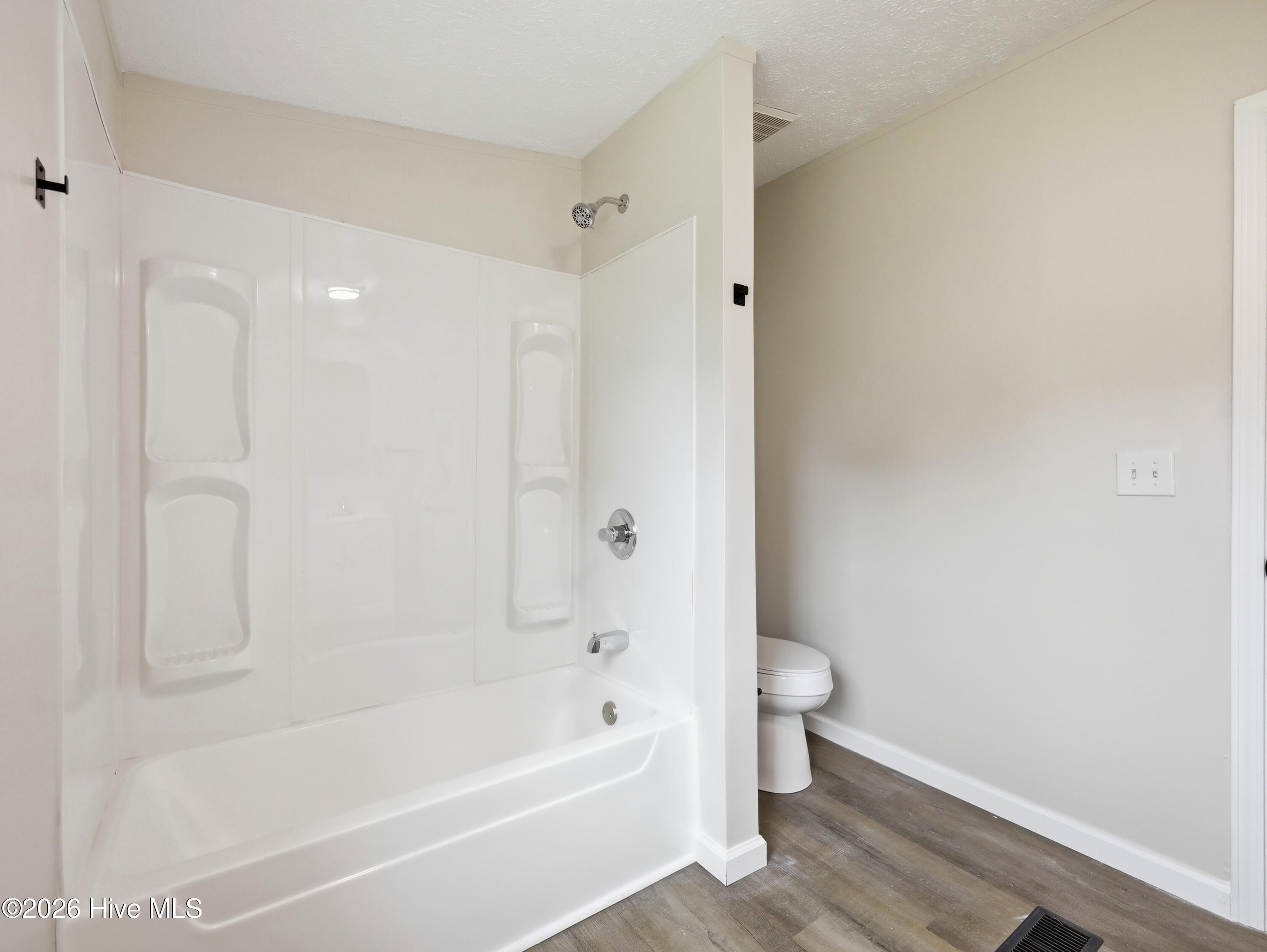 107 W Robertson Street Property Photo 24