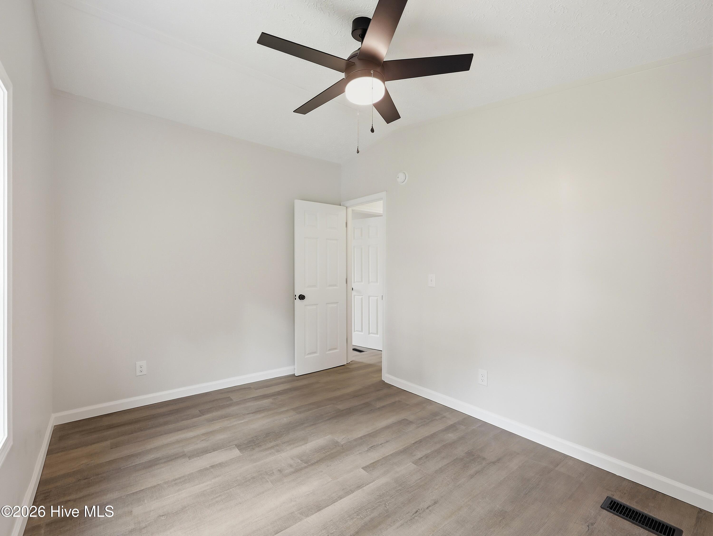 107 W Robertson Street Property Photo 26