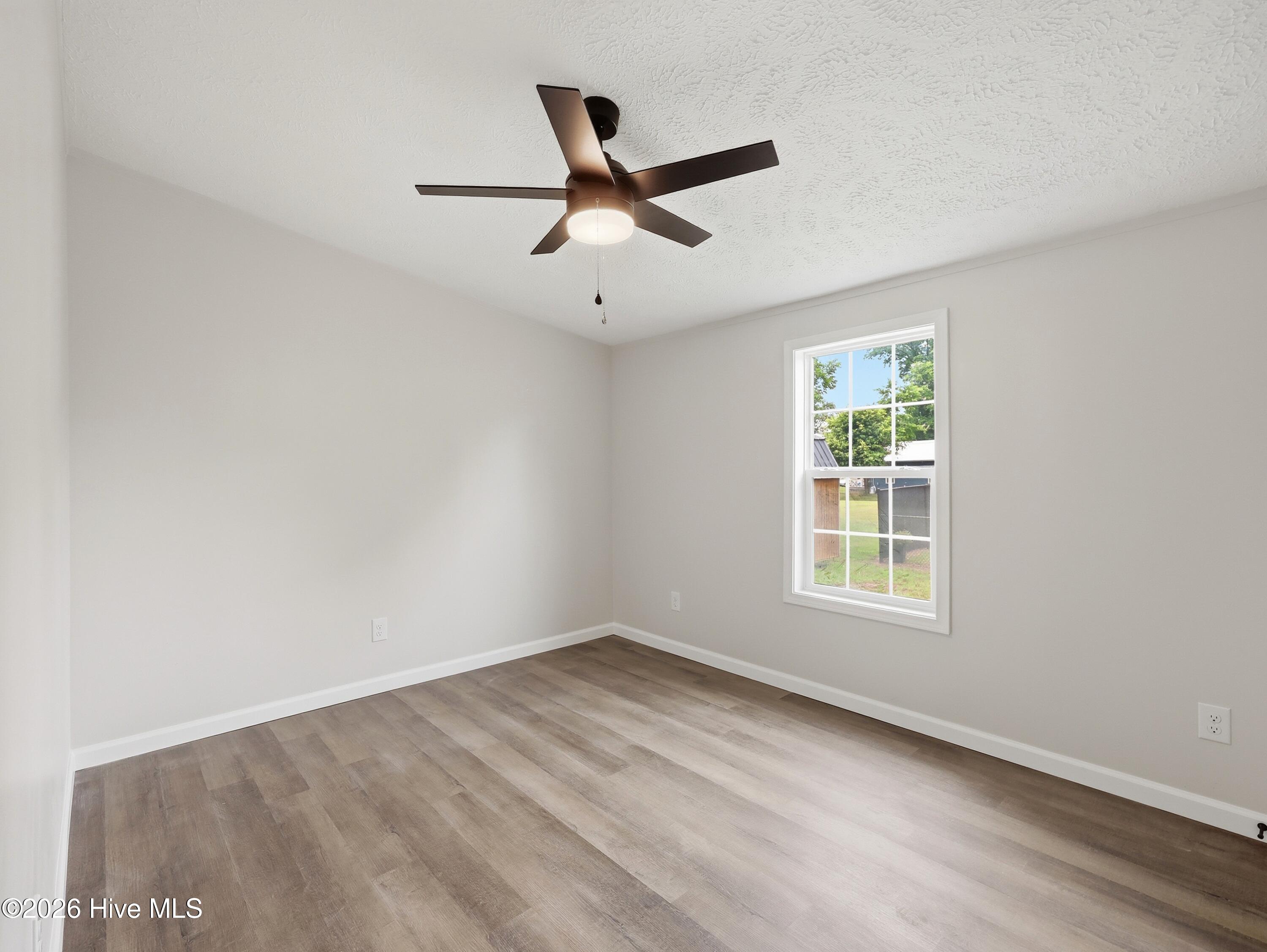 107 W Robertson Street Property Photo 27