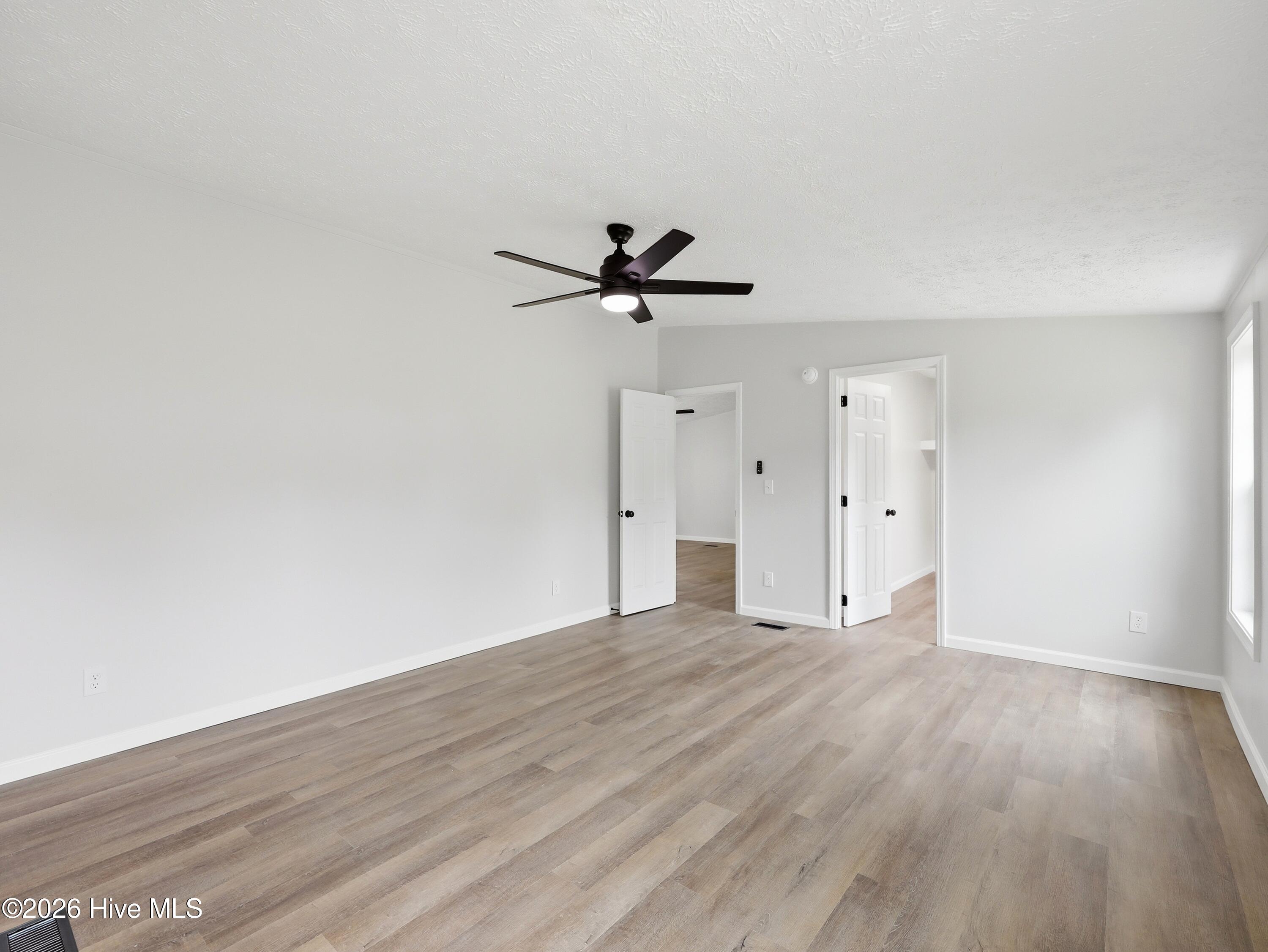 107 W Robertson Street Property Photo 43
