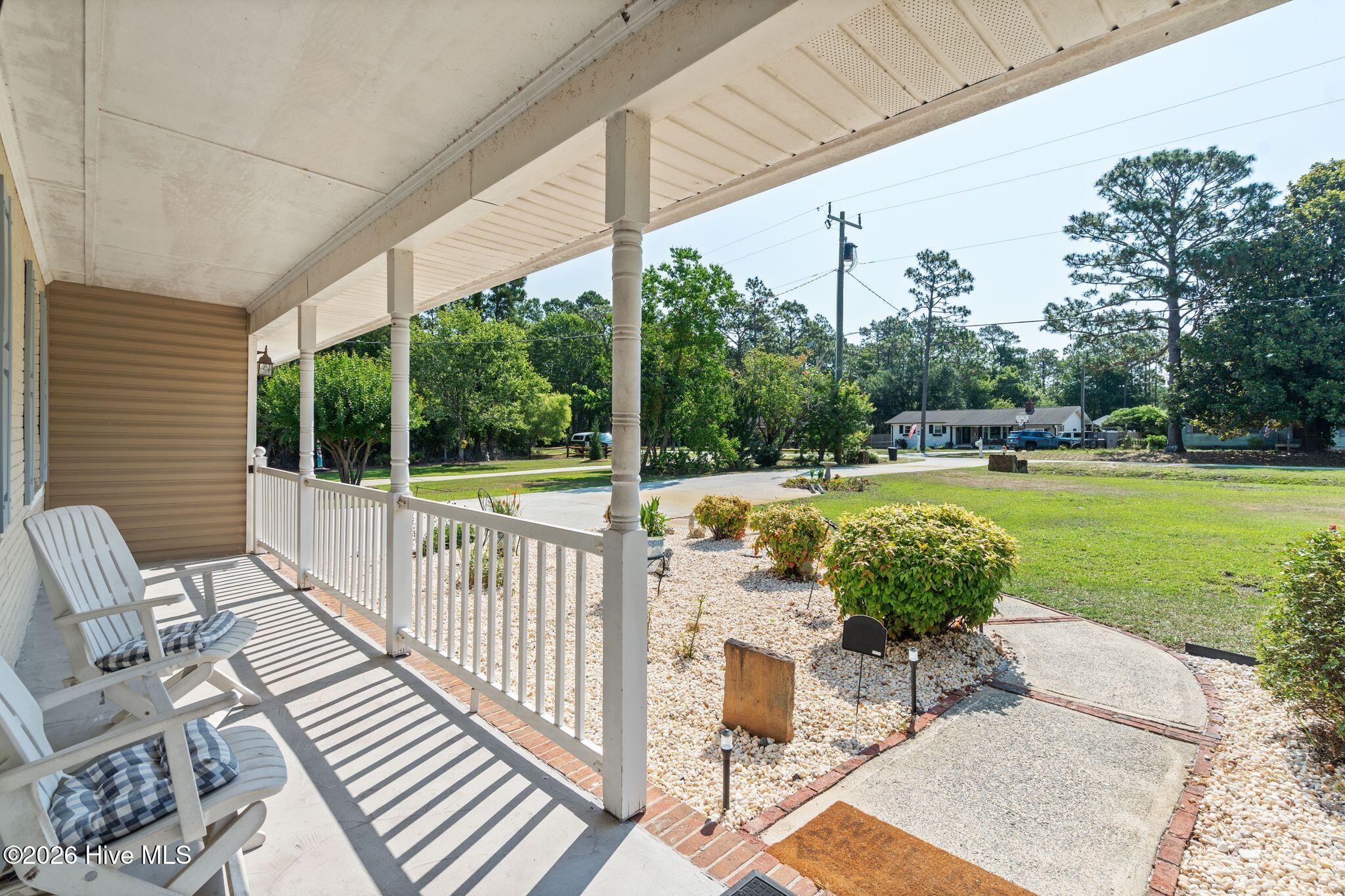 211 S Shore Drive Property Photo 9