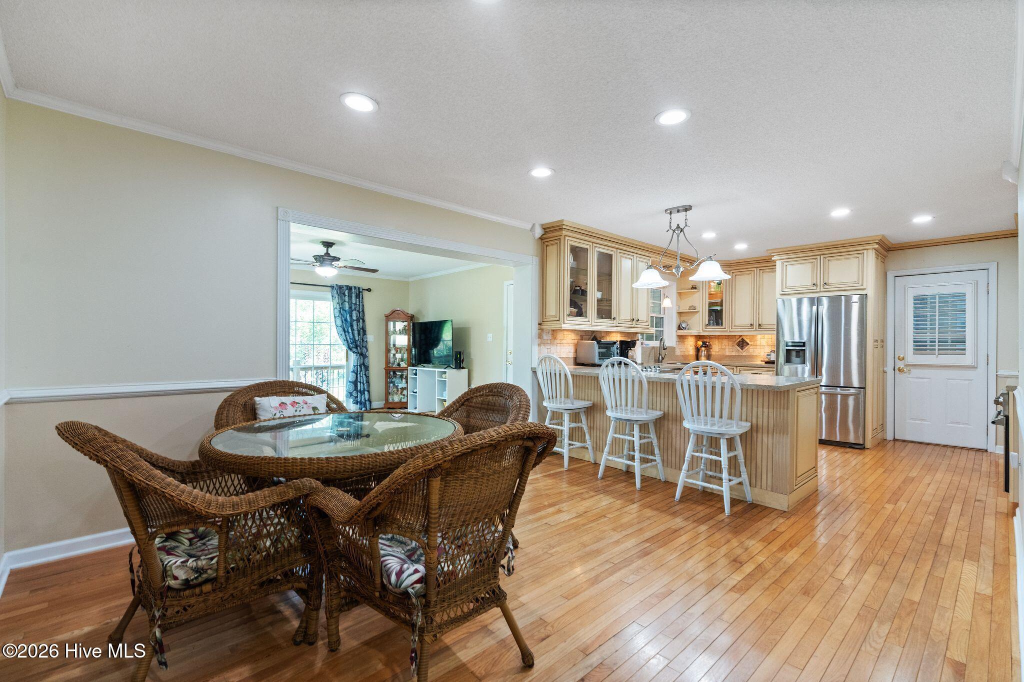 211 S Shore Drive Property Photo 16
