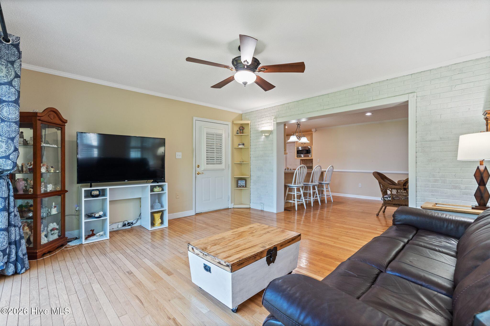 211 S Shore Drive Property Photo 18