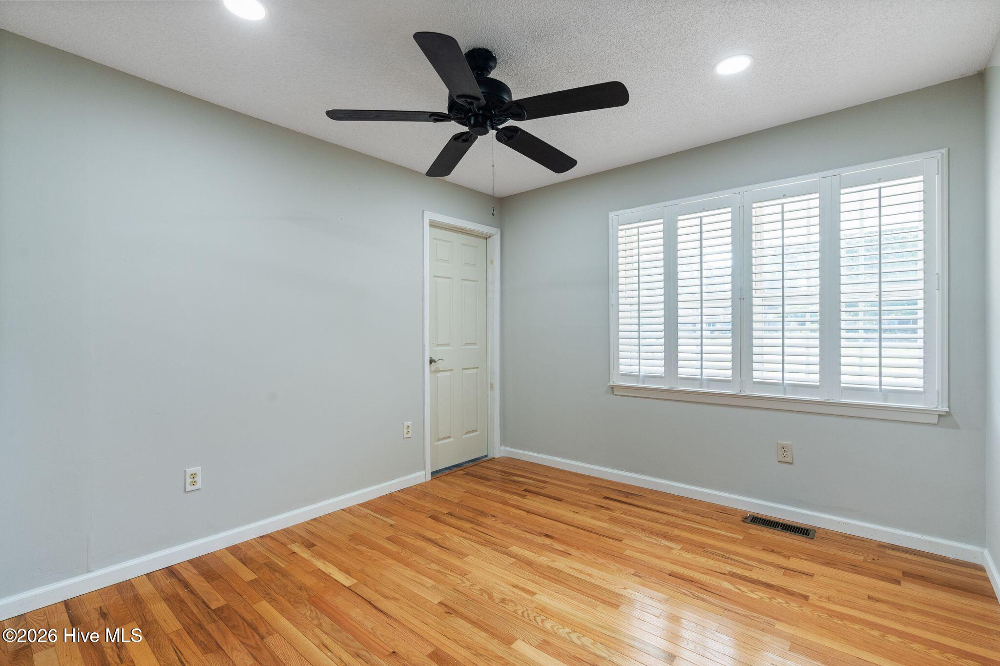 211 S Shore Drive Property Photo 30