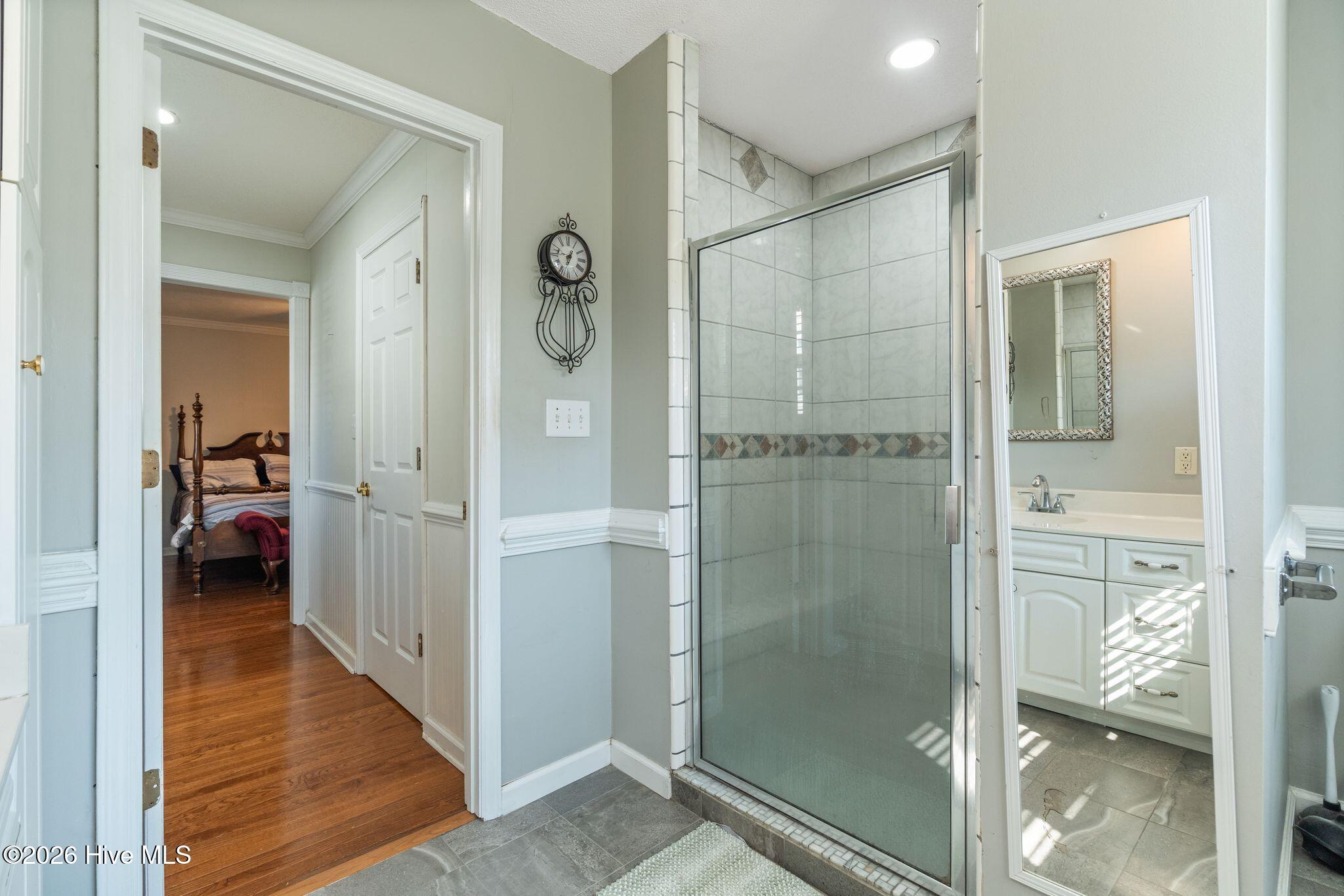 211 S Shore Drive Property Photo 33