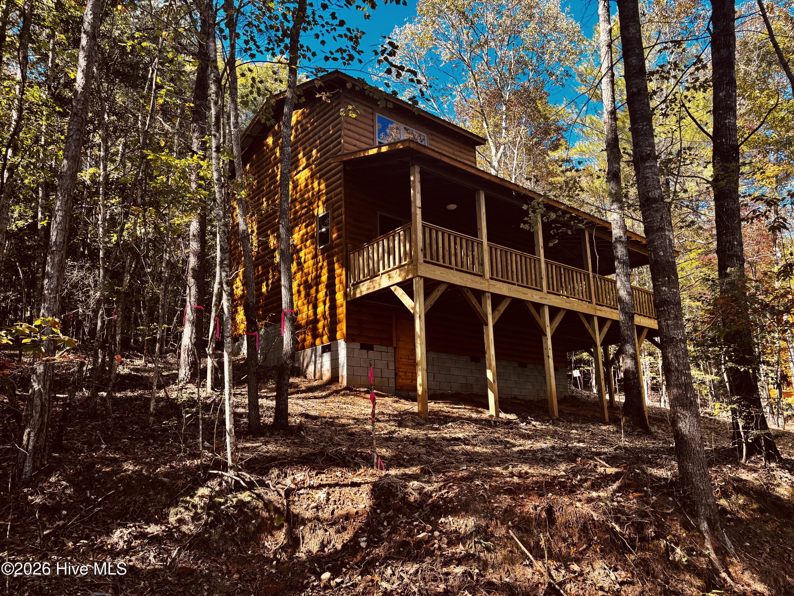 752 Whispering Ridge Drive Property Photo 2