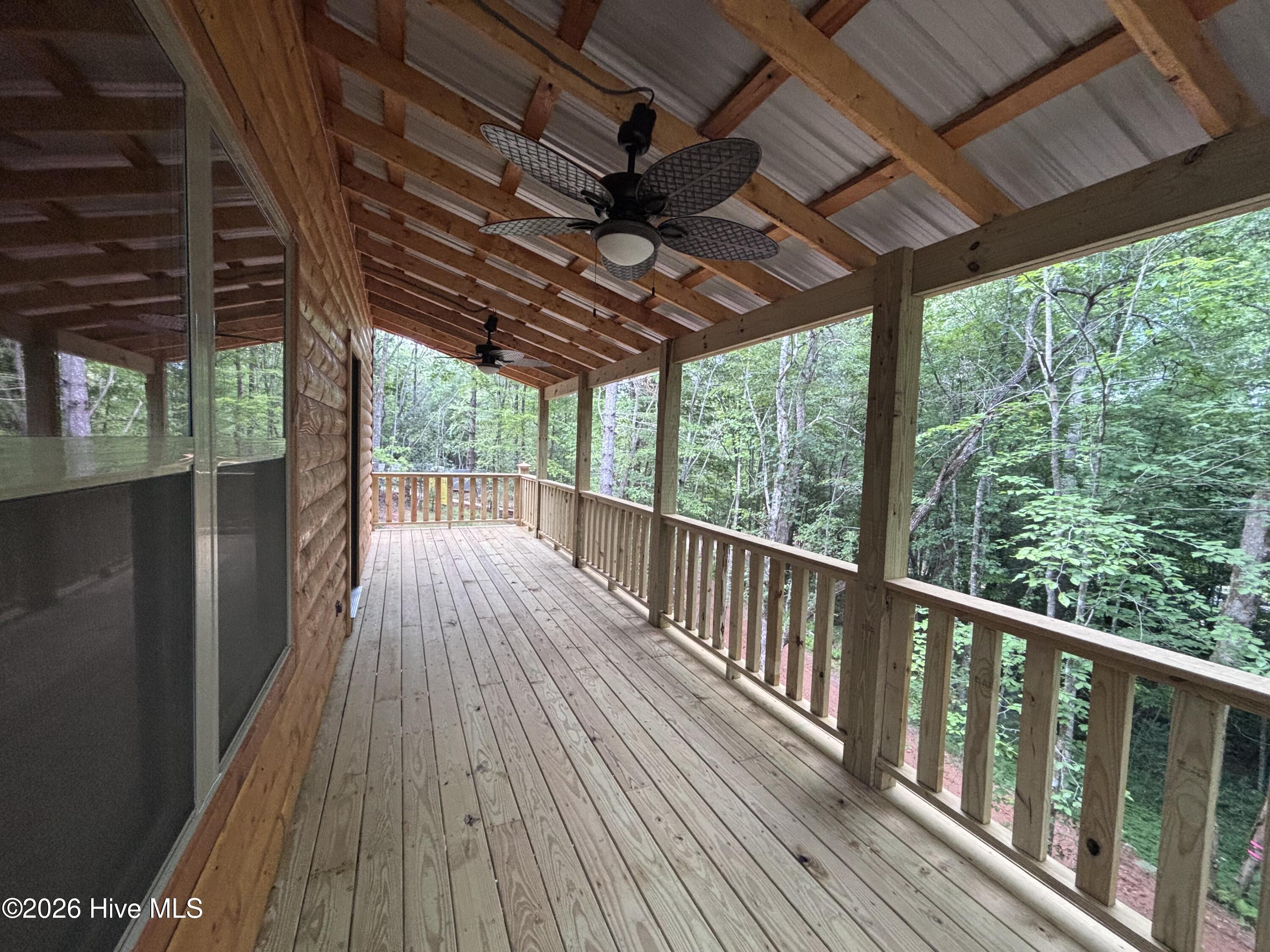 752 Whispering Ridge Drive Property Photo 3