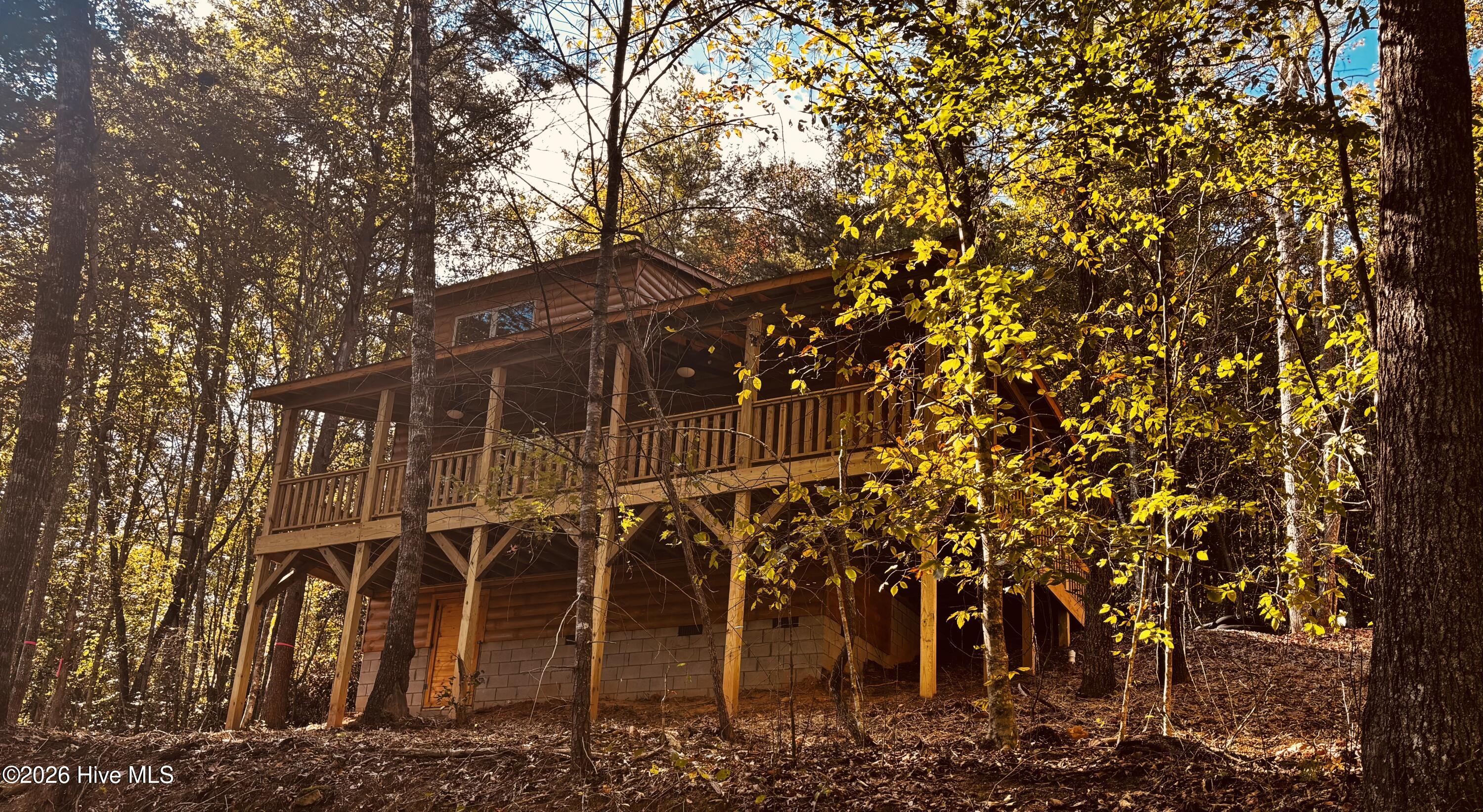 752 Whispering Ridge Drive Property Photo 3