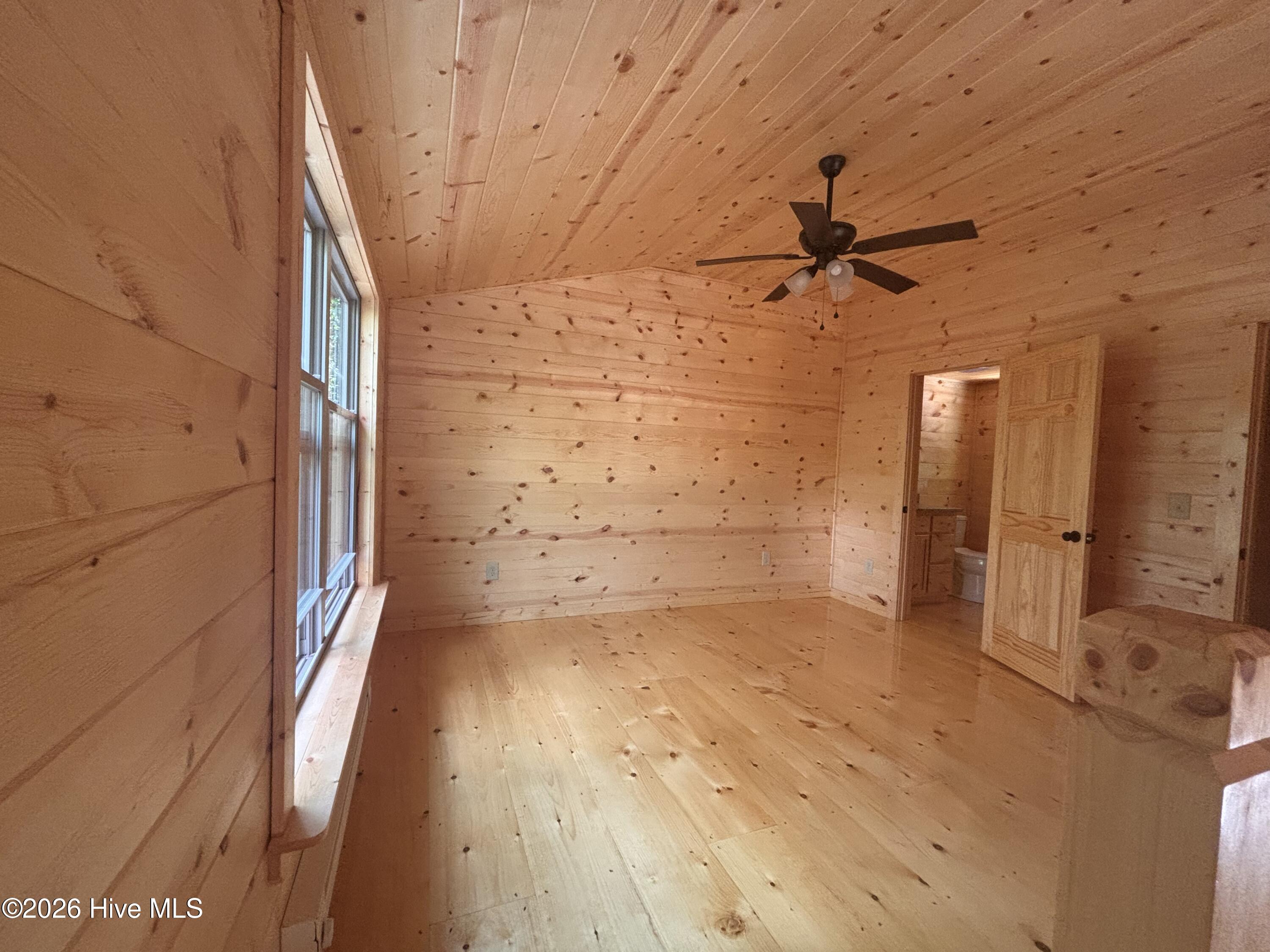 752 Whispering Ridge Drive Property Photo 17