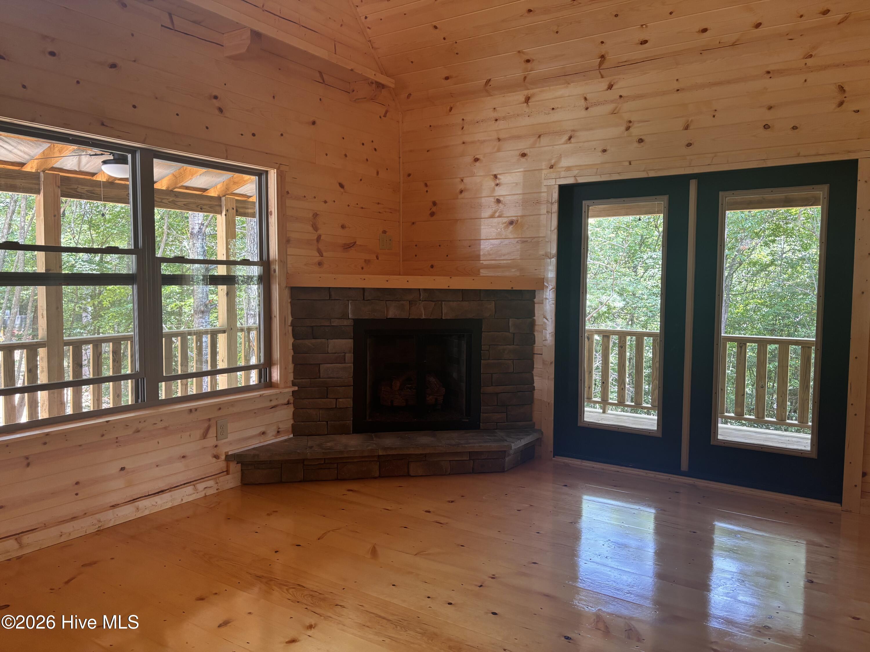 752 Whispering Ridge Drive Property Photo 20