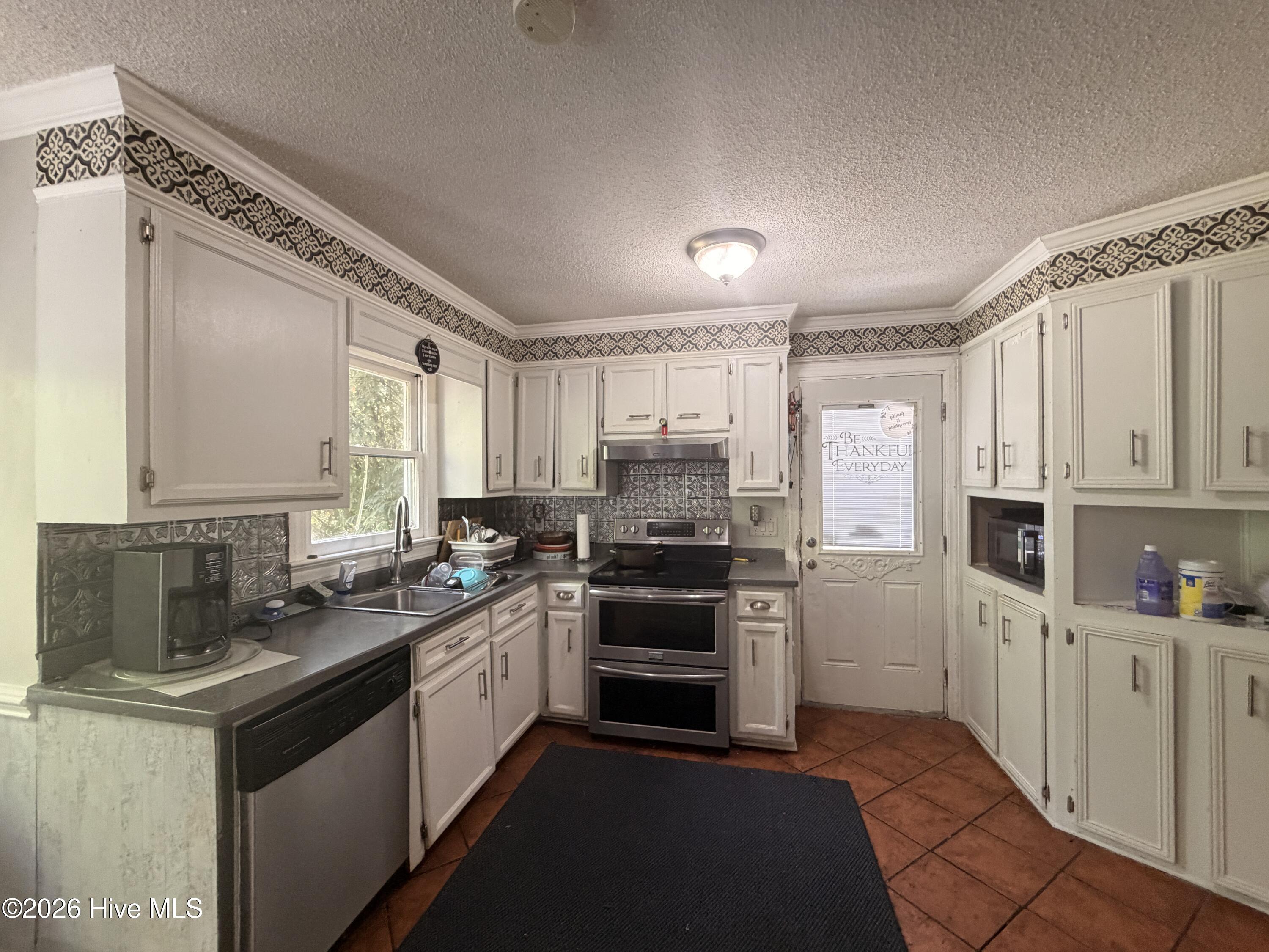 2256 Kathleen Drive Property Photo 6