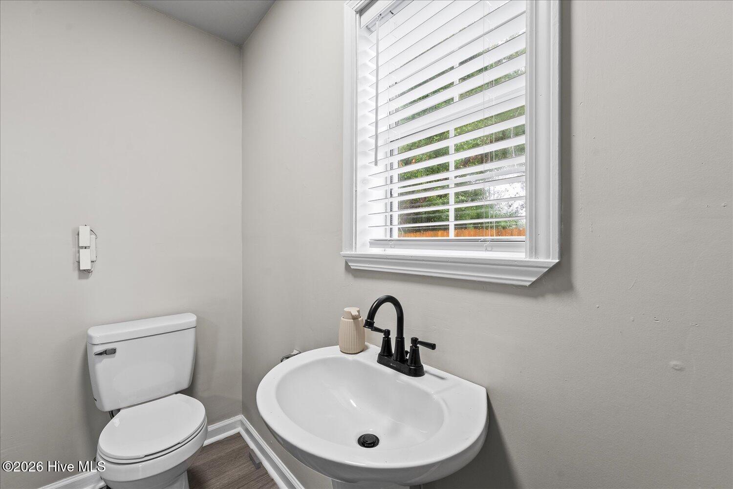 1826 Howard Avenue Property Photo 9