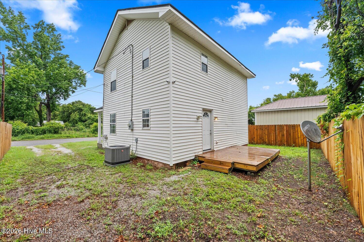 1826 Howard Avenue Property Photo 21