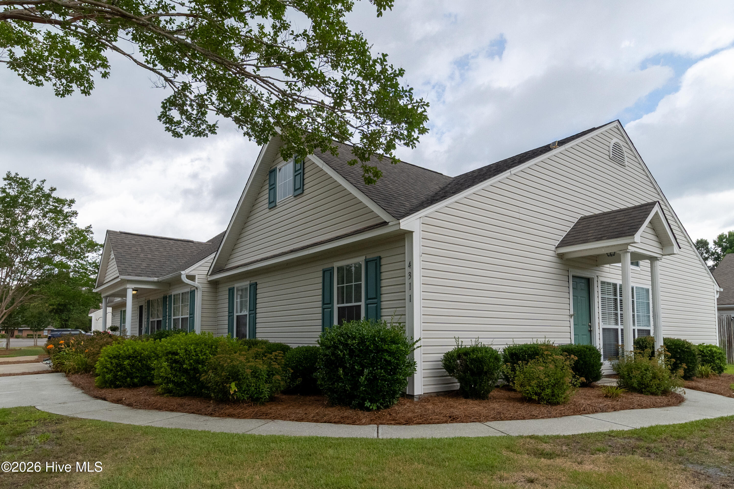 4311 Jasmine Cove Way Property Photo 2