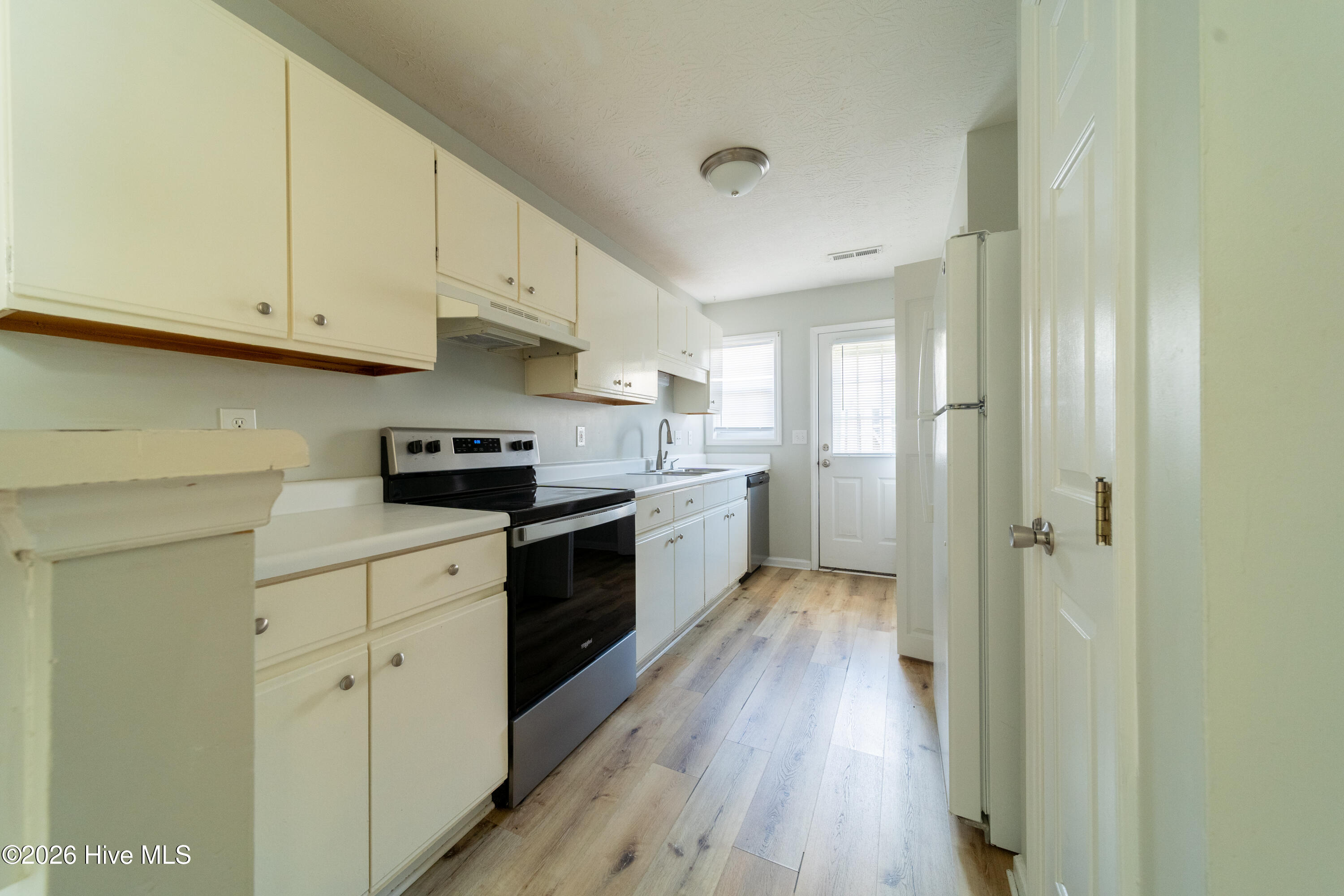 4311 Jasmine Cove Way Property Photo 9