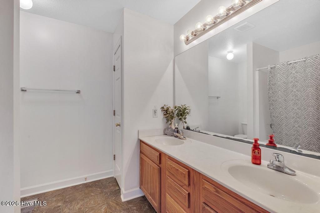 208 Bridgewood Drive Property Photo 15